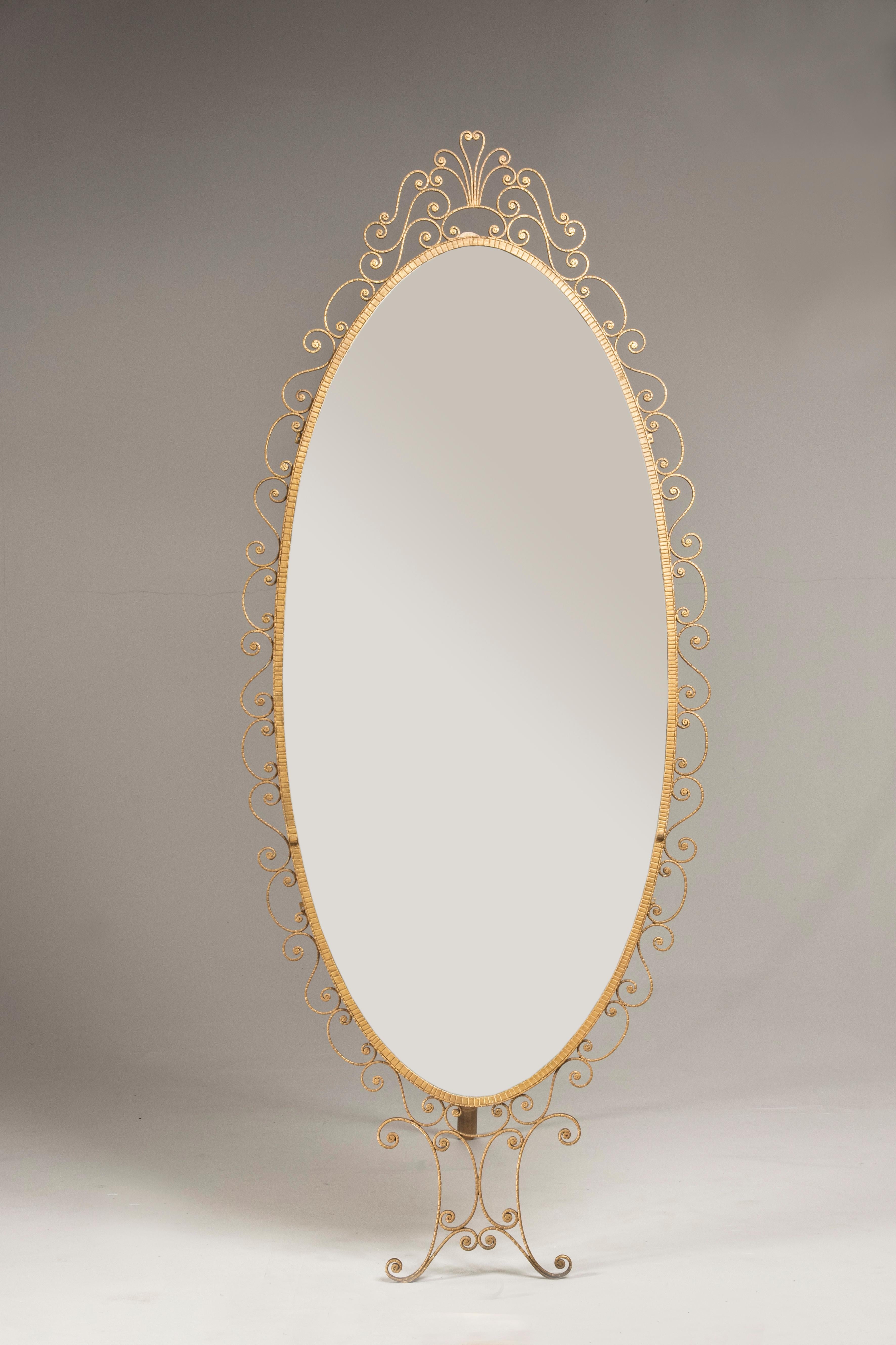 Miroir ovale italien du milieu du siècle dernier de Pier Luigi Colli en fer forgé doré en vente 6