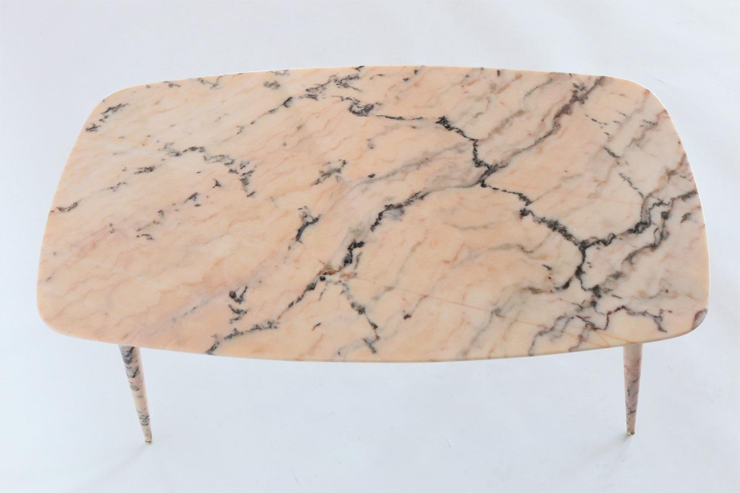 Italian Midcentury Pink Marble Coffee Table with Brass Tips, 1950s 5