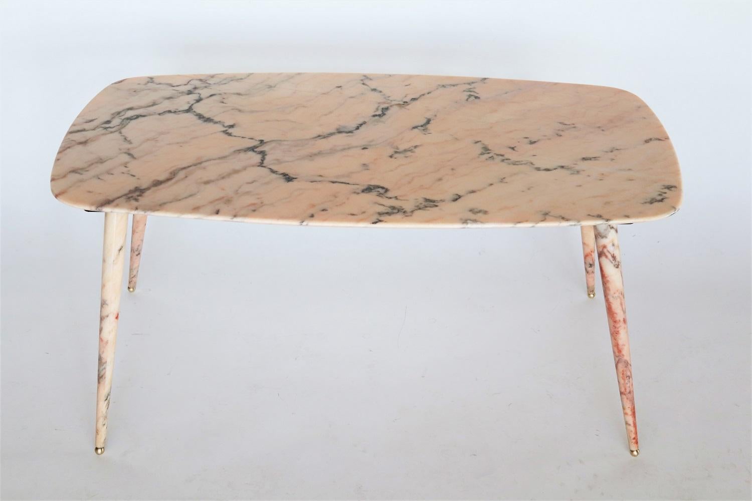 Italian Midcentury Pink Marble Coffee Table with Brass Tips, 1950s 12