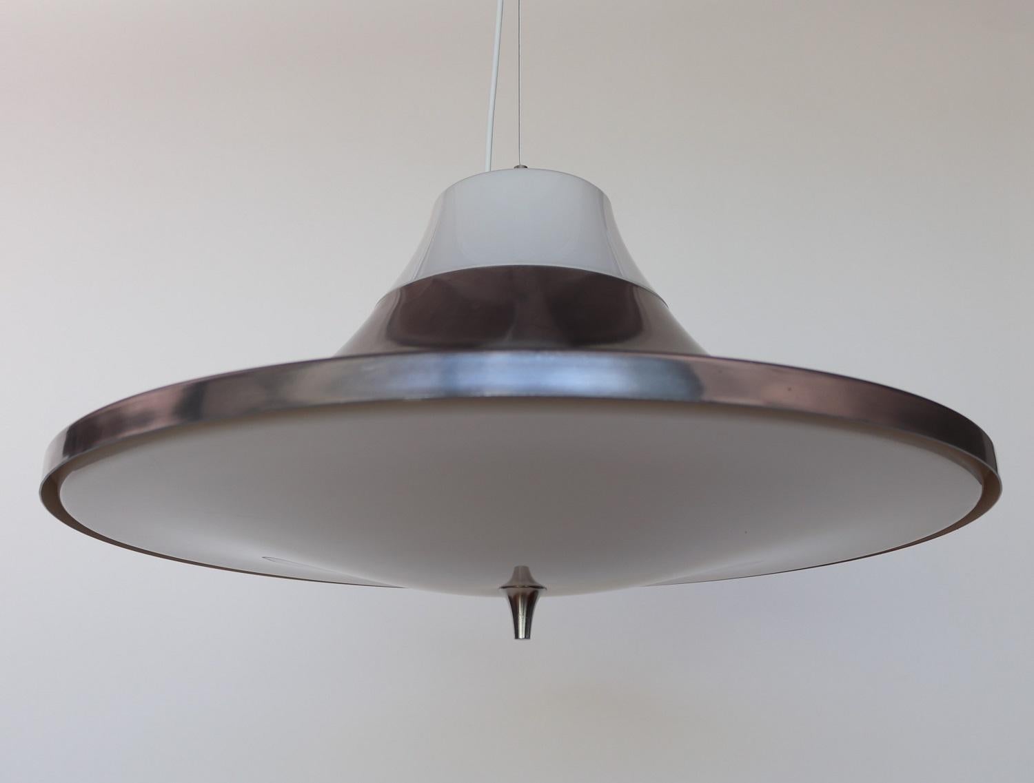 Italian Midcentury Plexiglass Pendant Lamp, 1960s 3