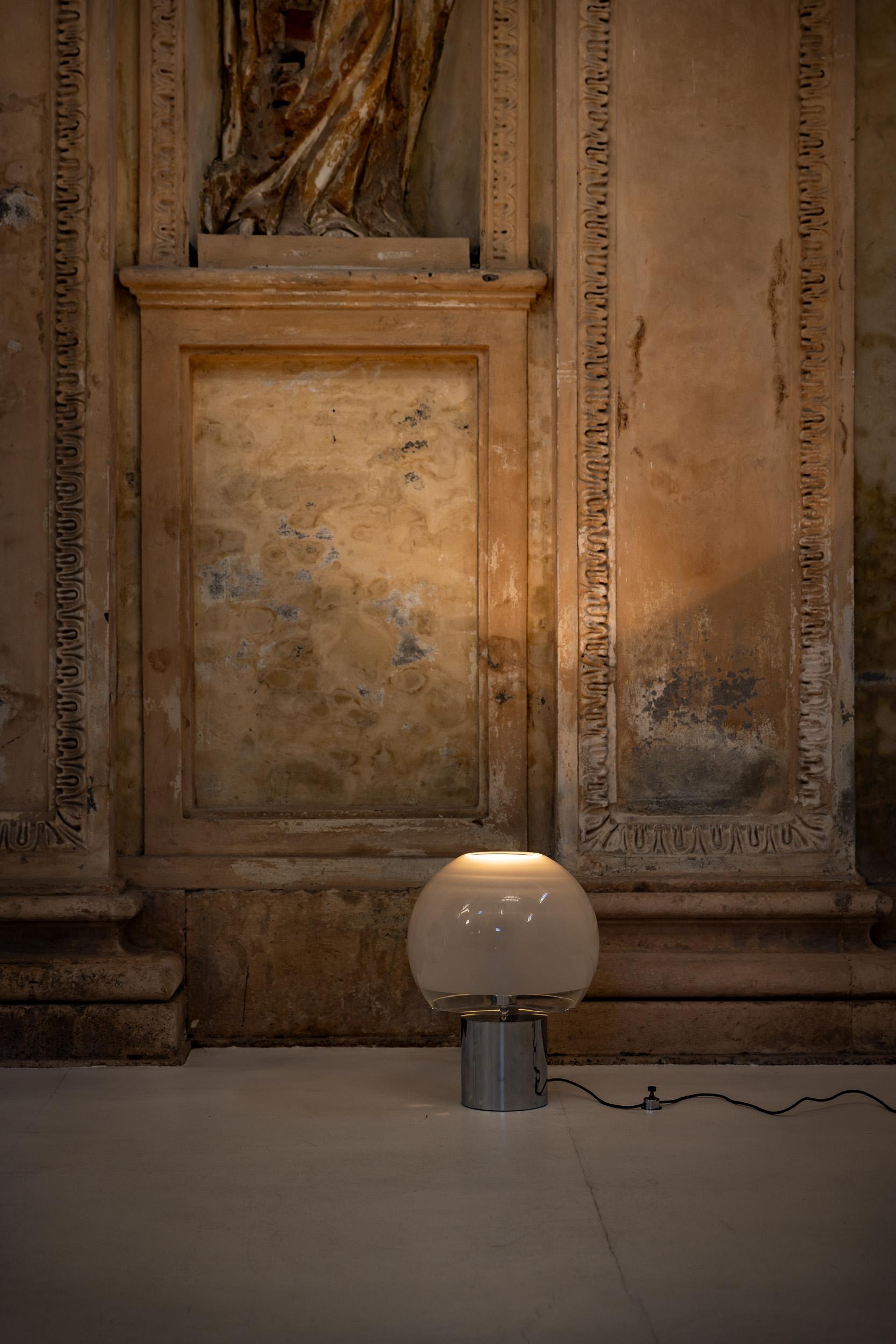 Italian midcentury Porcino table lamp by Luigi Caccia Dominioni In Excellent Condition In Piacenza, Italy