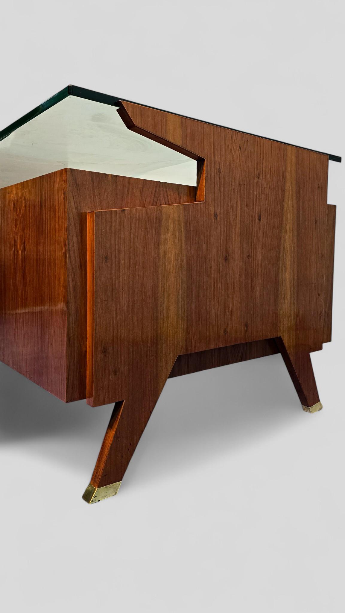 Italian Midcentury Presidential Executive Table Desk designed by Vittorio Dassi In condizioni buone in vendita a Traversetolo, IT