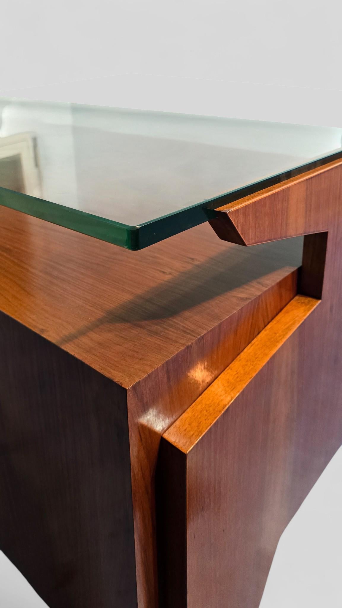 Metà XX secolo Italian Midcentury Presidential Executive Table Desk designed by Vittorio Dassi in vendita