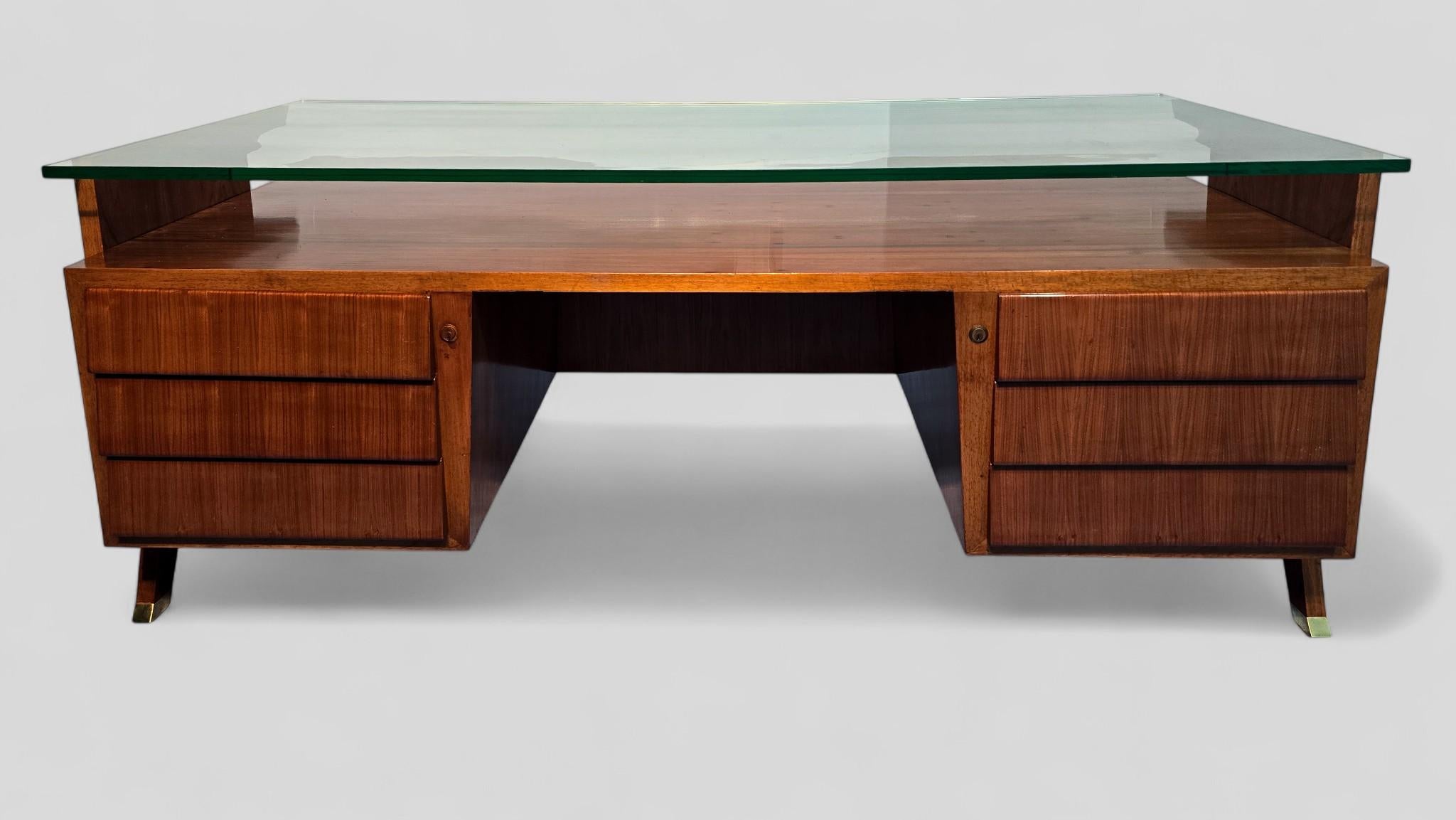 Italian Midcentury Presidential Executive Table Desk designed by Vittorio Dassi in vendita 1