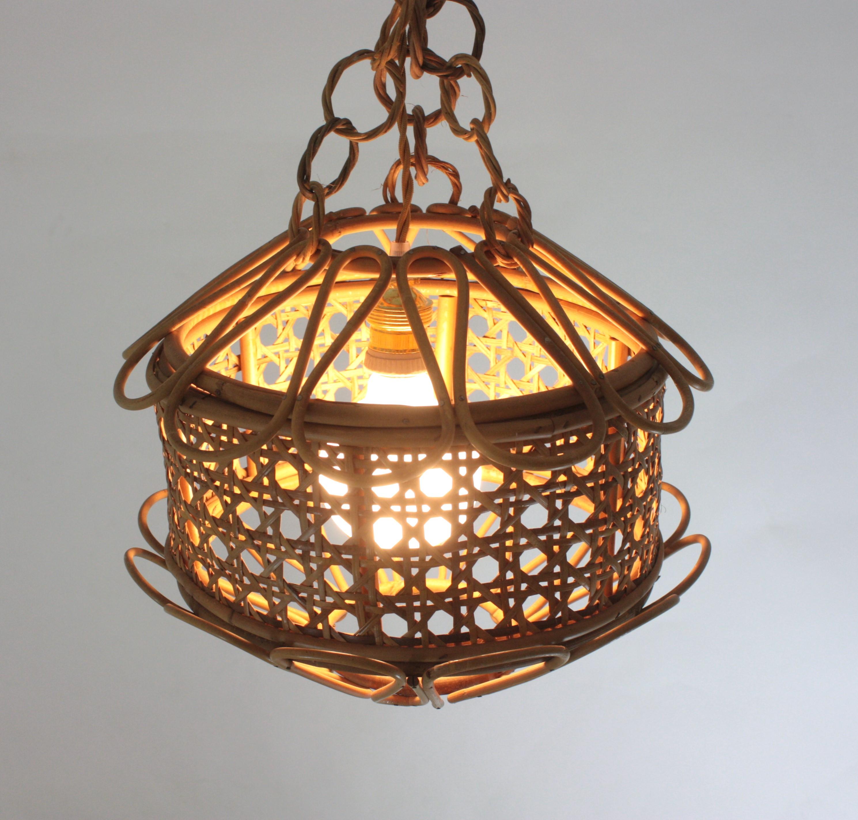 Italienische Mid-Century-Pendelleuchte/Laterne aus Rattan und Korbweide im Angebot 8