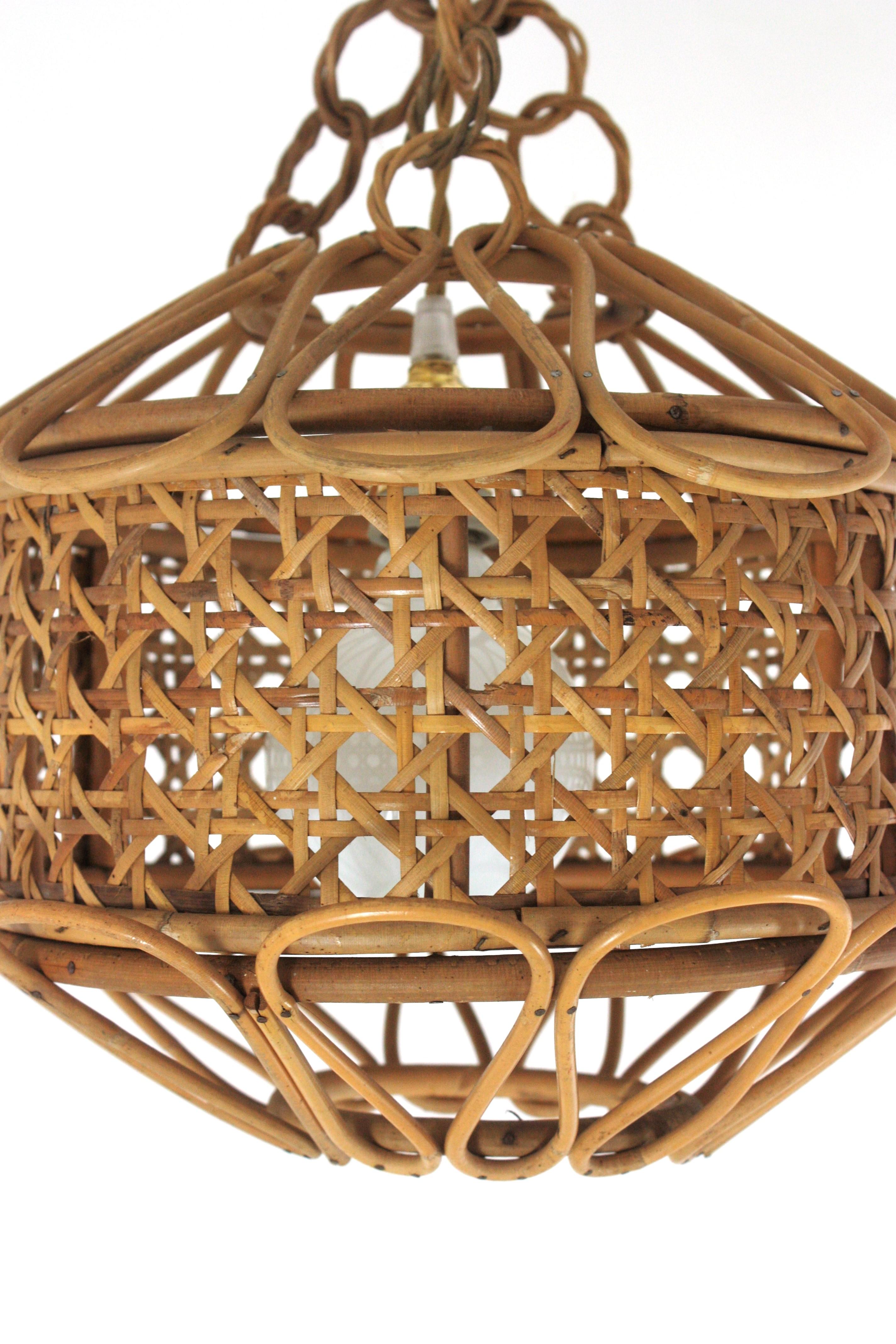 Italienische Mid-Century-Pendelleuchte/Laterne aus Rattan und Korbweide (Handgefertigt) im Angebot