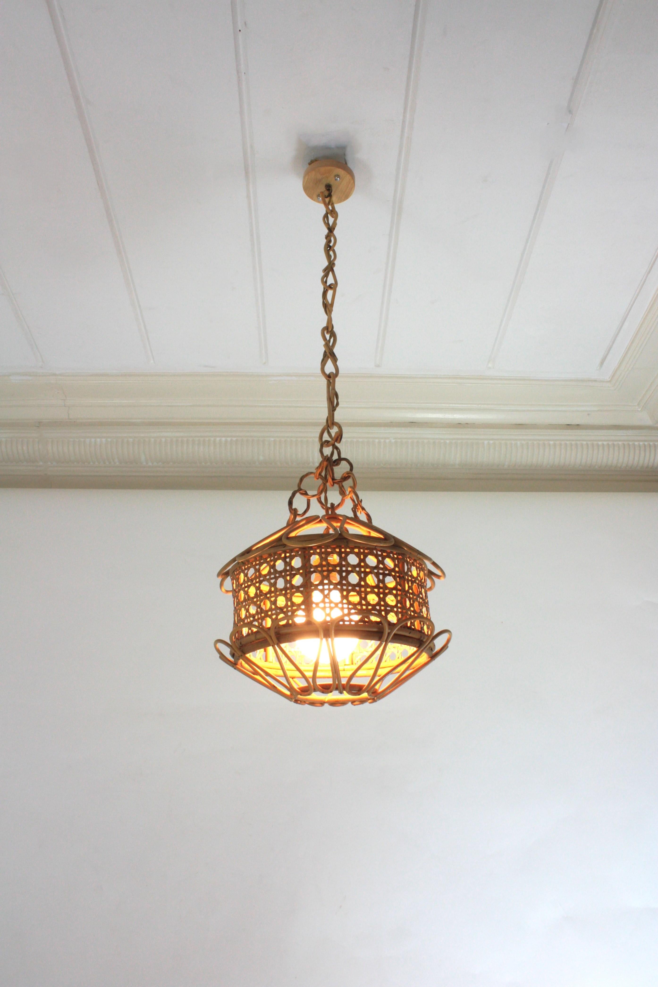 Italienische Mid-Century-Pendelleuchte/Laterne aus Rattan und Korbweide im Zustand „Gut“ im Angebot in Barcelona, ES