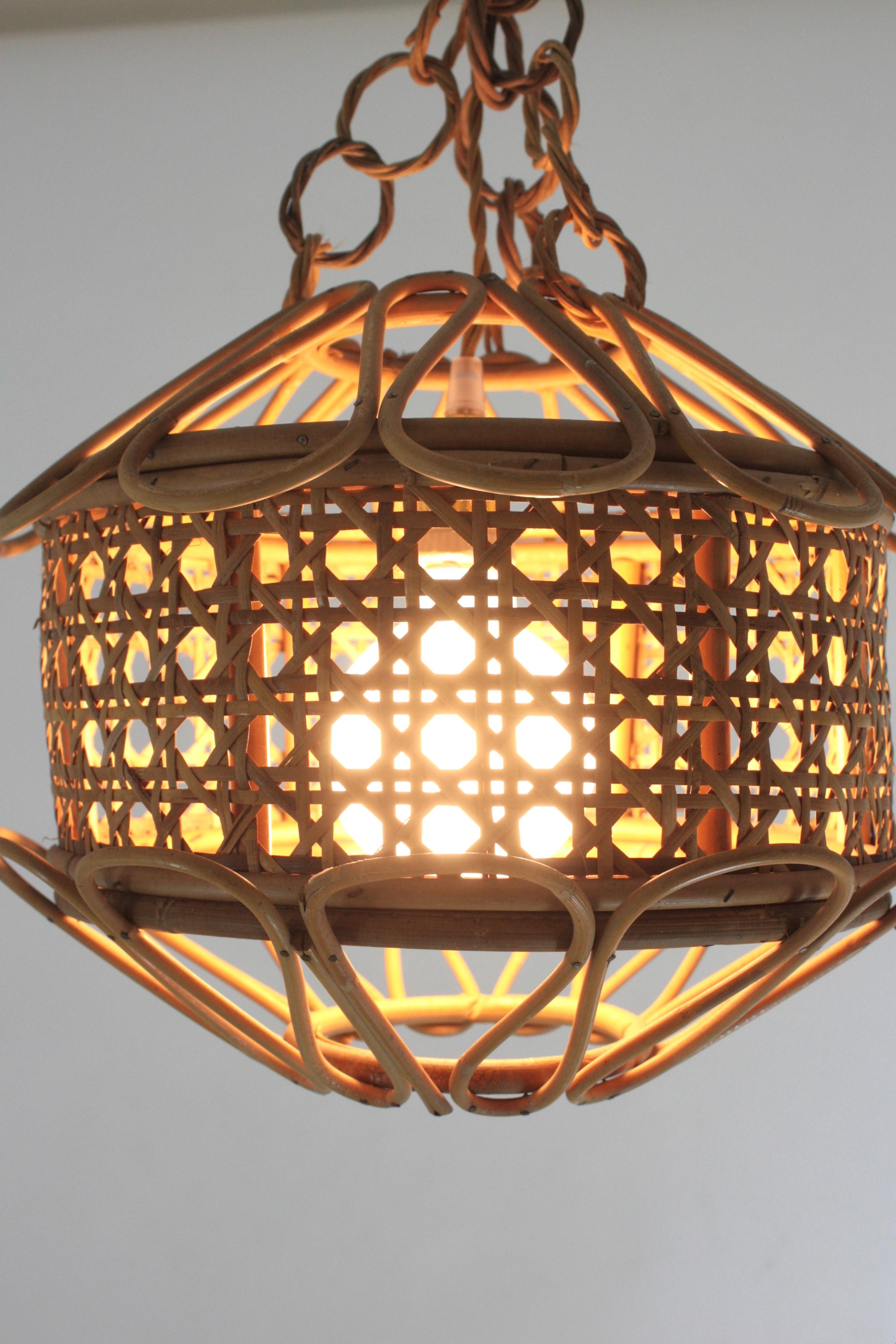 Italienische Mid-Century-Pendelleuchte/Laterne aus Rattan und Korbweide im Angebot 3