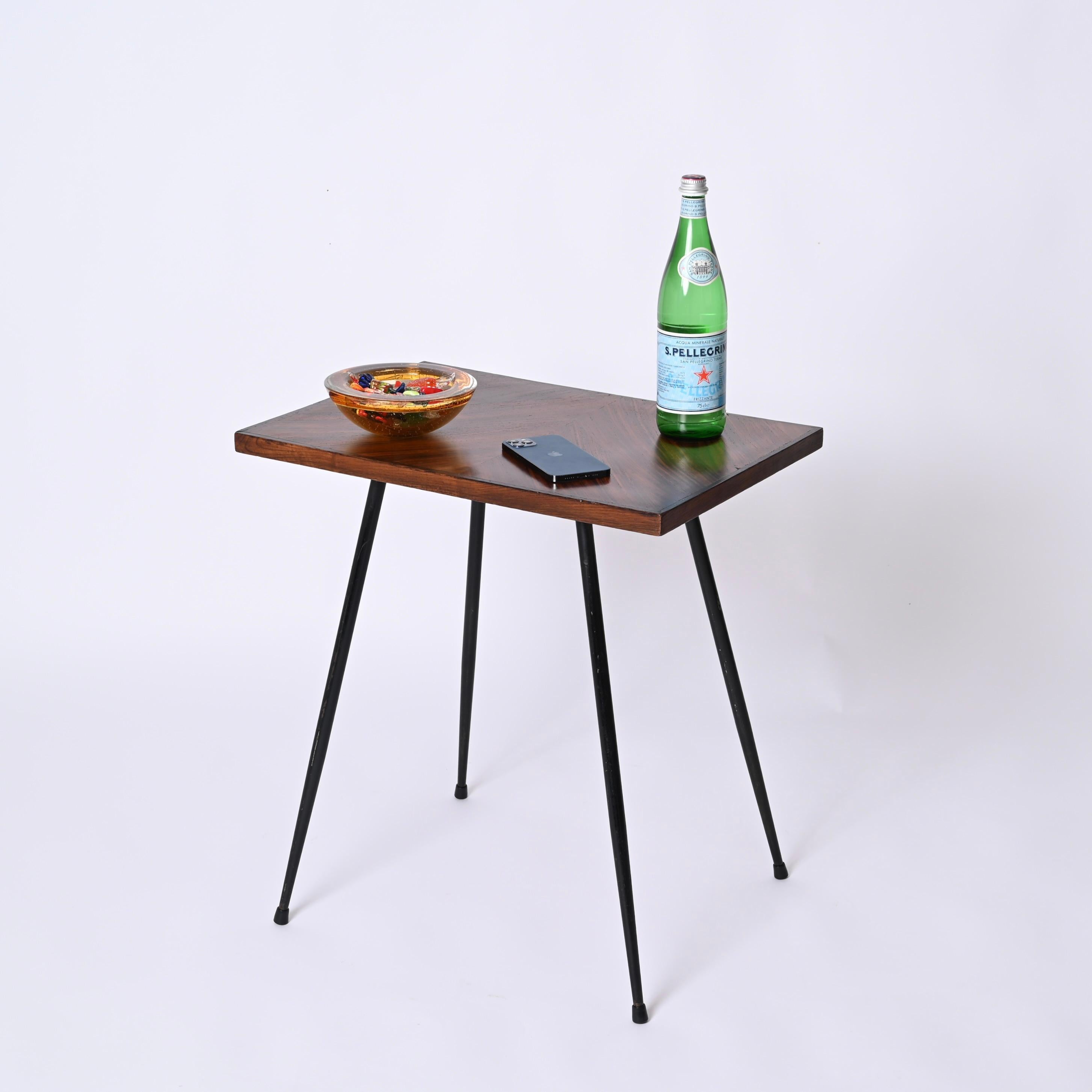Italian Midcentury Rectangular Side Table in Teak Wood and Enameled Metal, 1950s For Sale 2