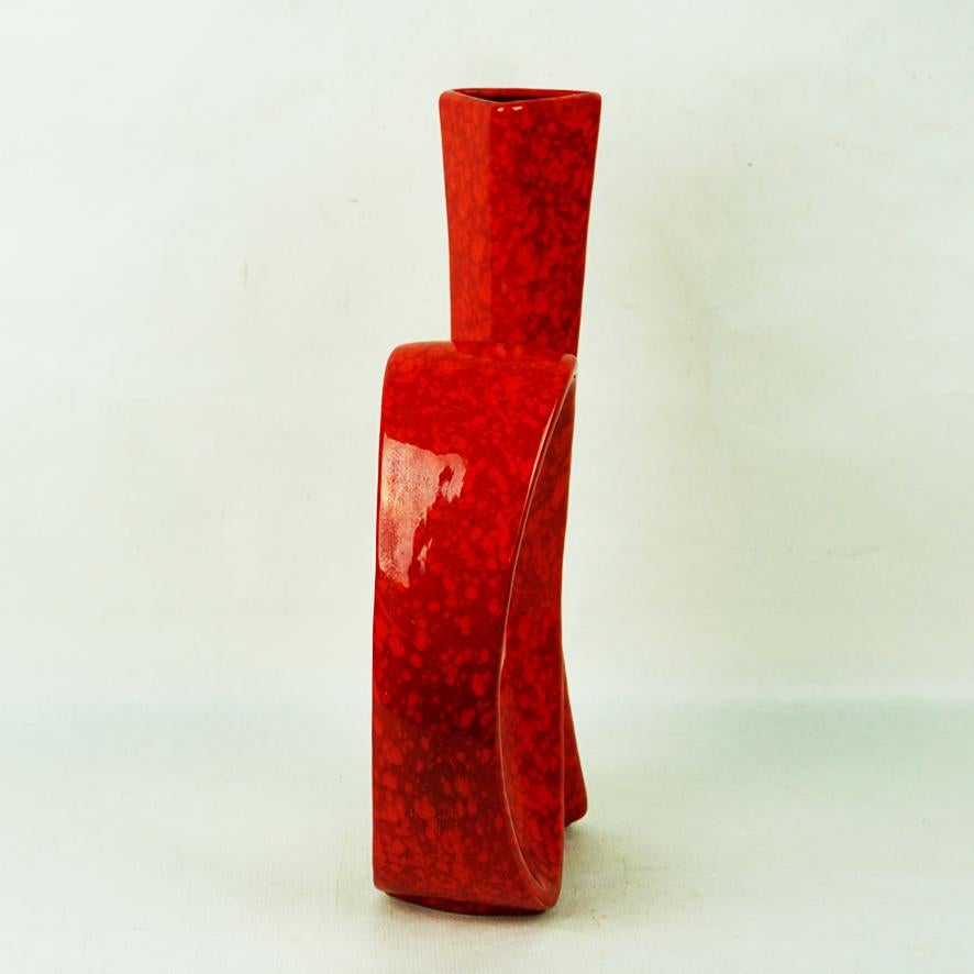 Italian Midcentury Red Ceramic Vase by Roberto Rigon for Bertoncello For Sale 2