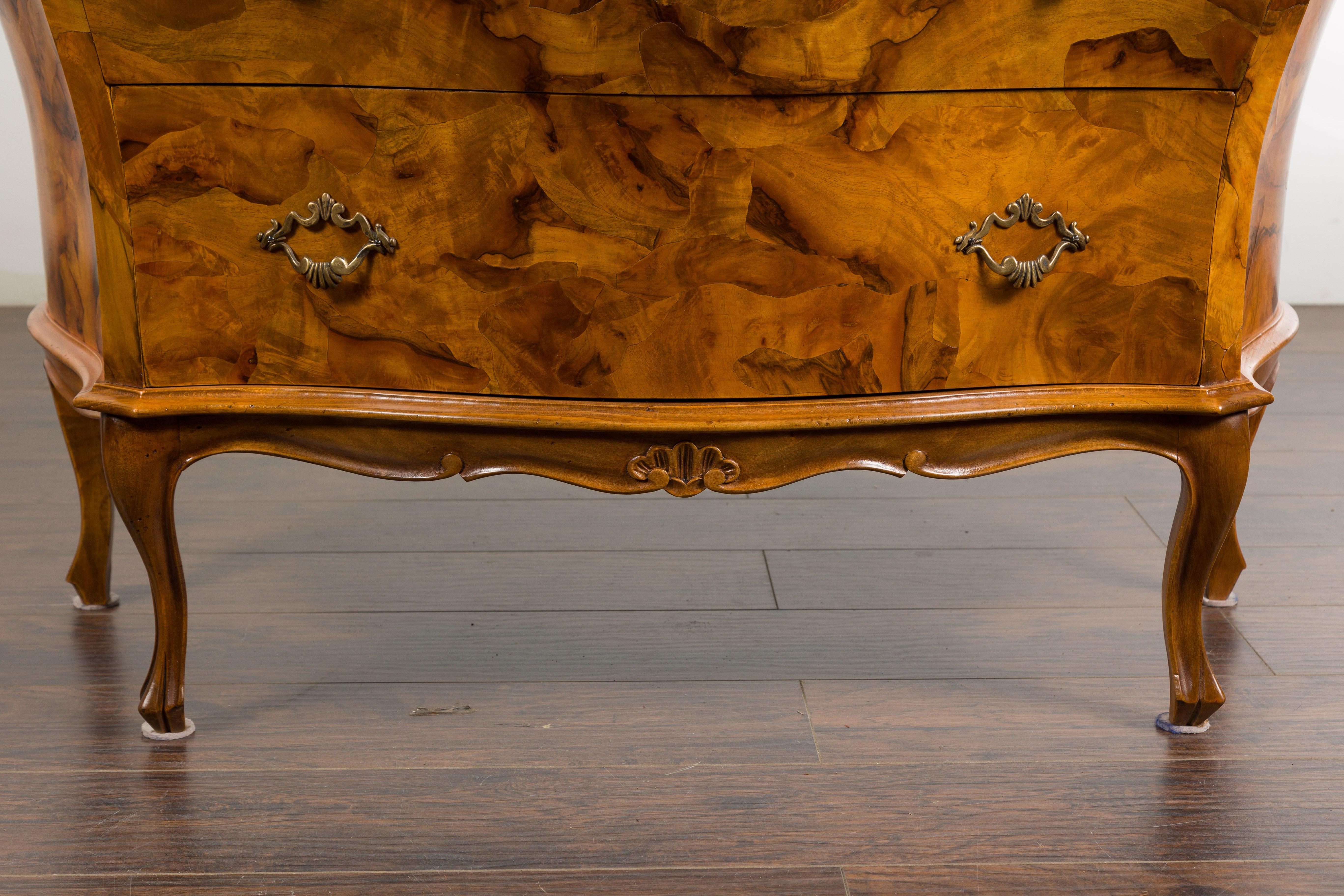 Italian Midcentury Rococo Style Bombé Chest with Three Drawers and Cabriole Legs For Sale 4
