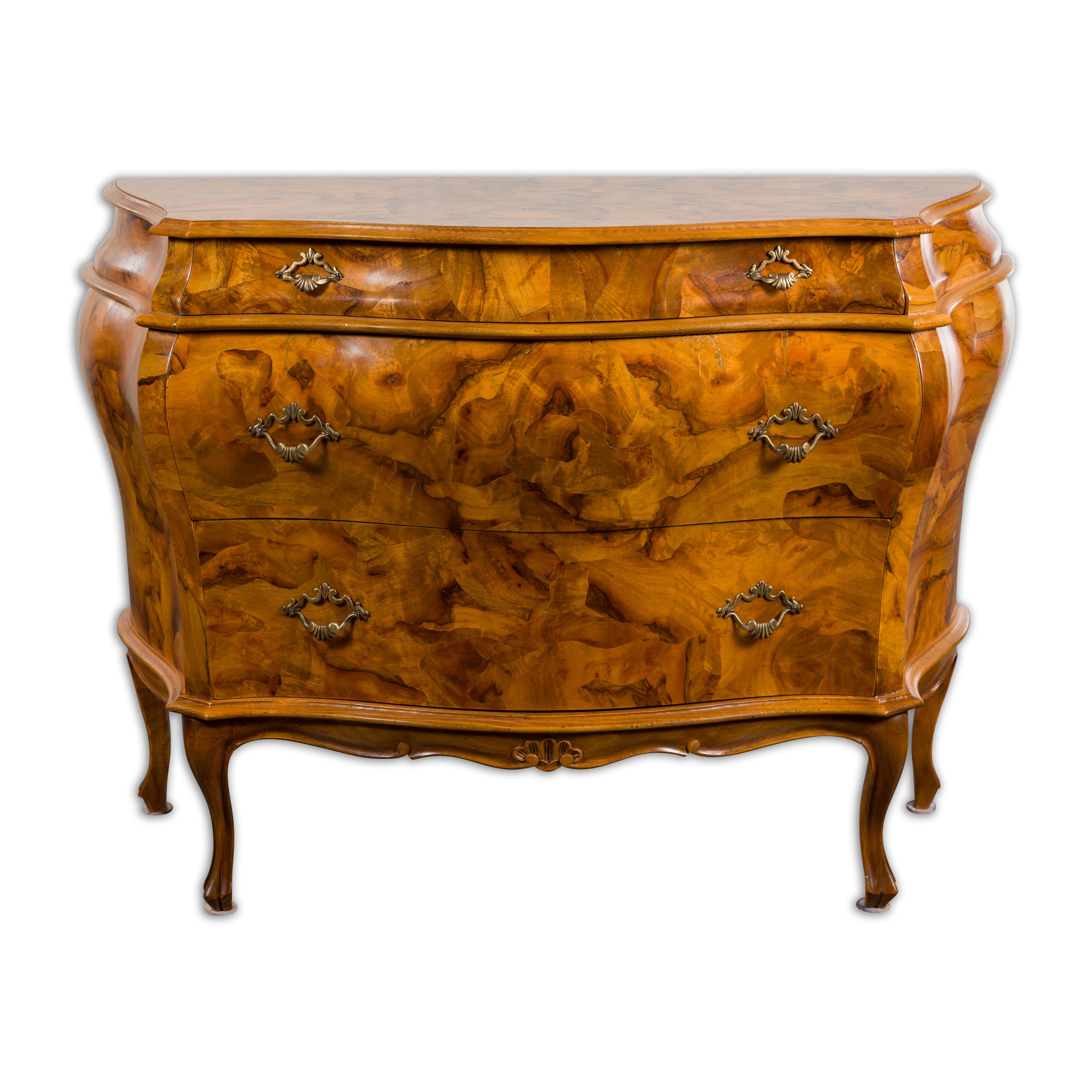 Italian Midcentury Rococo Style Bombé Chest with Three Drawers and Cabriole Legs For Sale 13