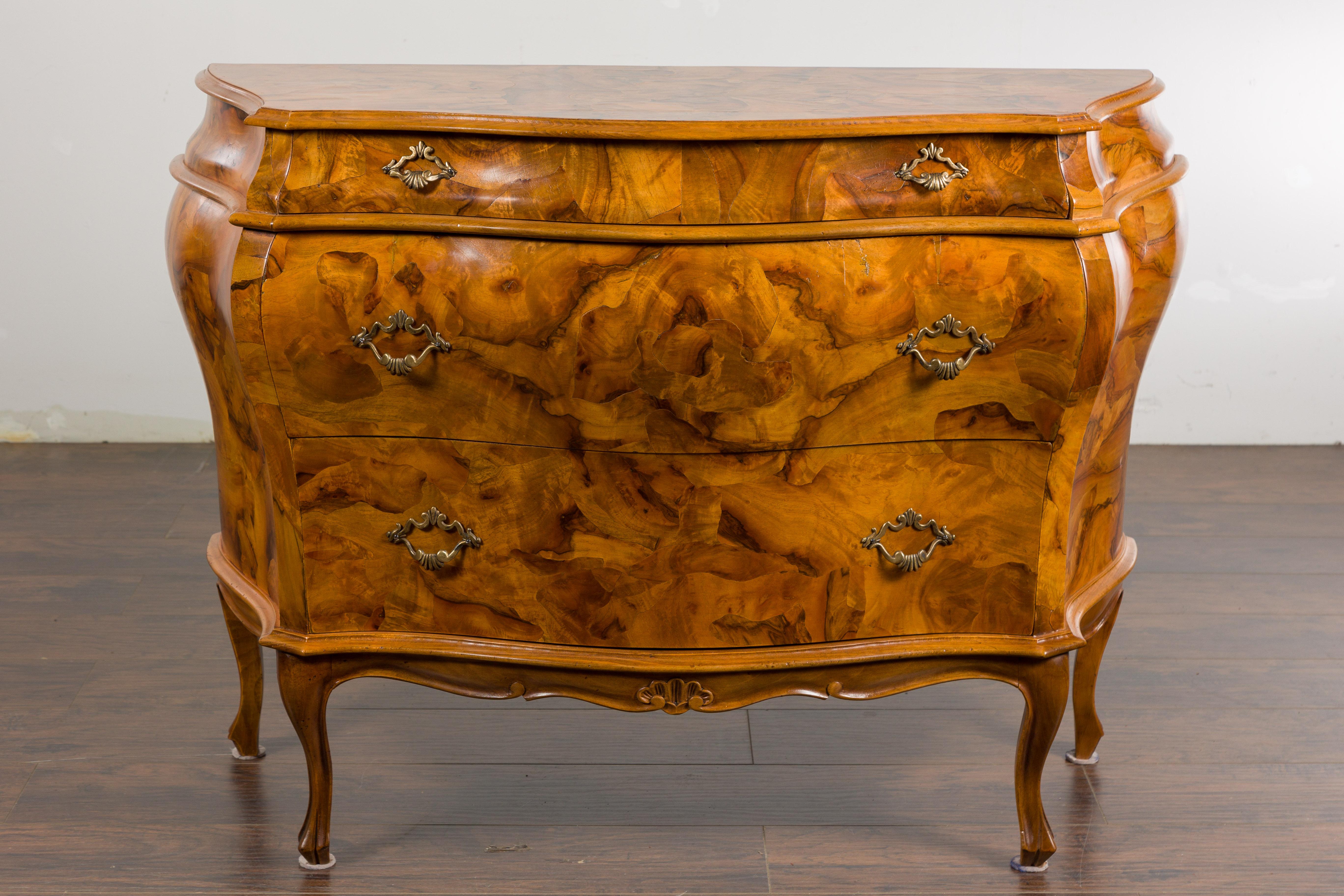 Italian Midcentury Rococo Style Bombé Chest with Three Drawers and Cabriole Legs For Sale 3
