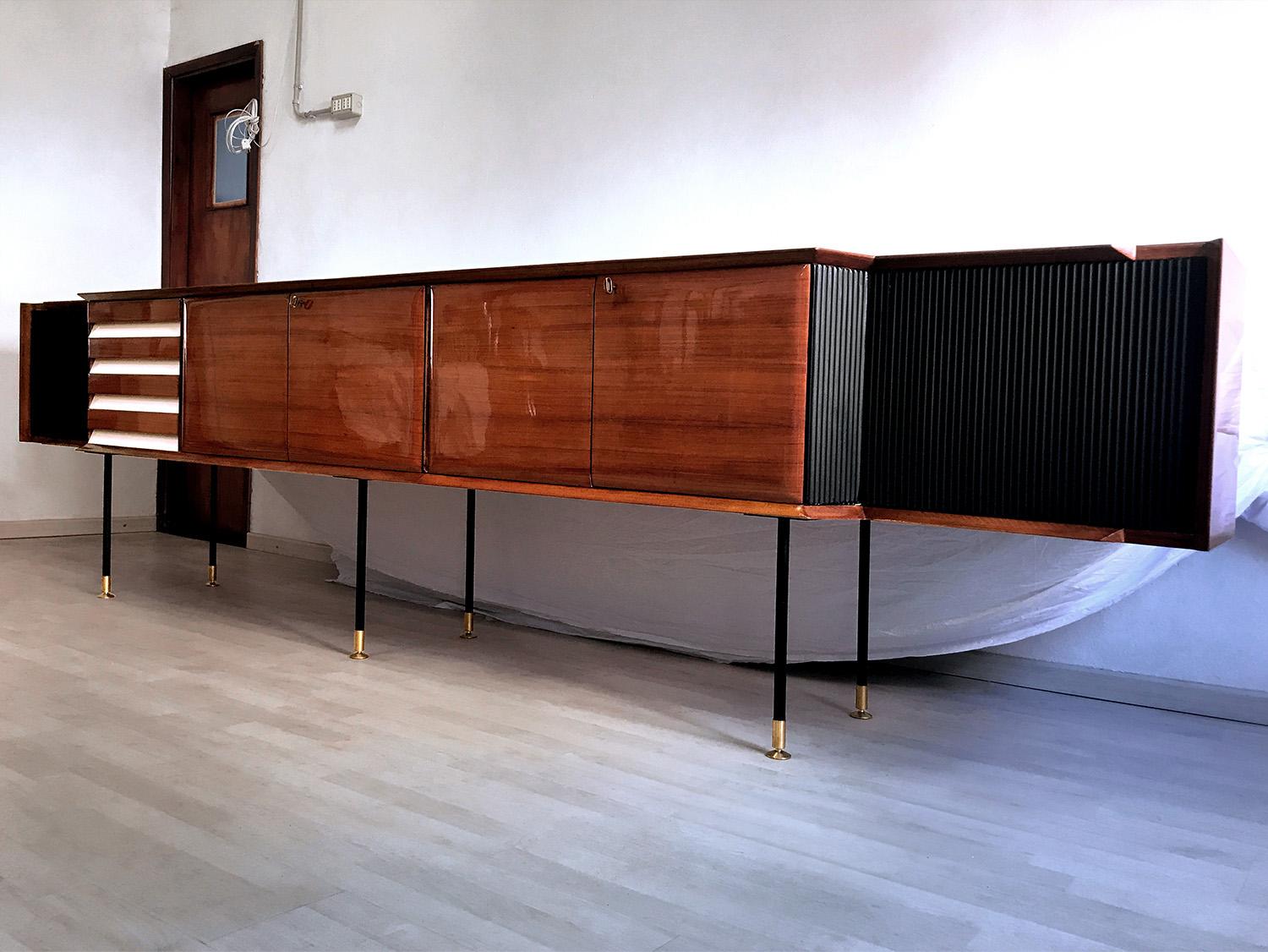 Mid-Century Modern Italian Midcentury Rosewood Long Sideboard by Vittorio Dassi, 1950s