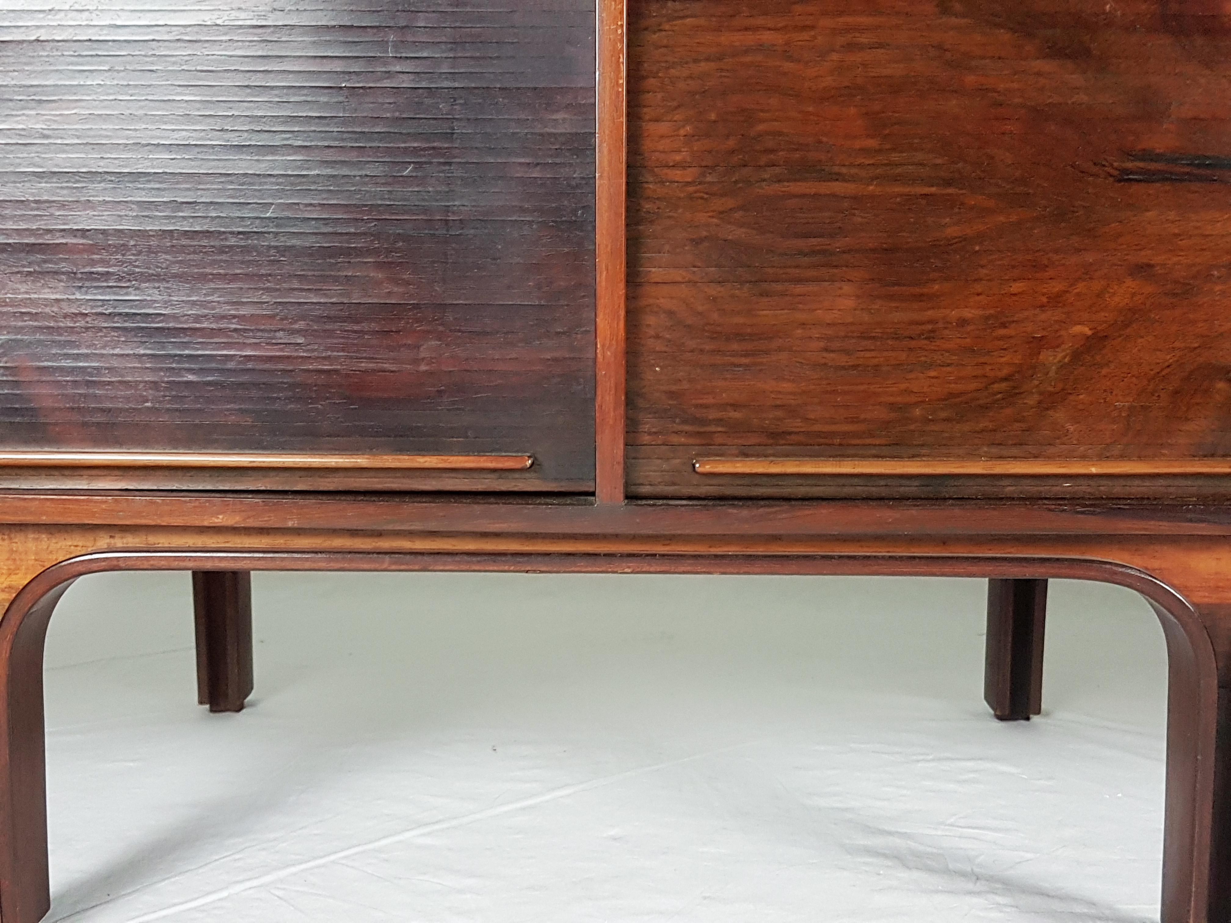 Italian Midcentury Rosewood Rio Sideboard by Gianfranco Frattini for Bernini In Good Condition In Varese, Lombardia