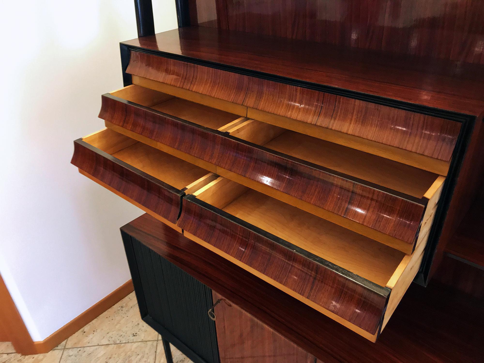 Italian Midcentury Self-Standing Wall Unit or Bookcase by Vittorio Dassi, 1950s 1