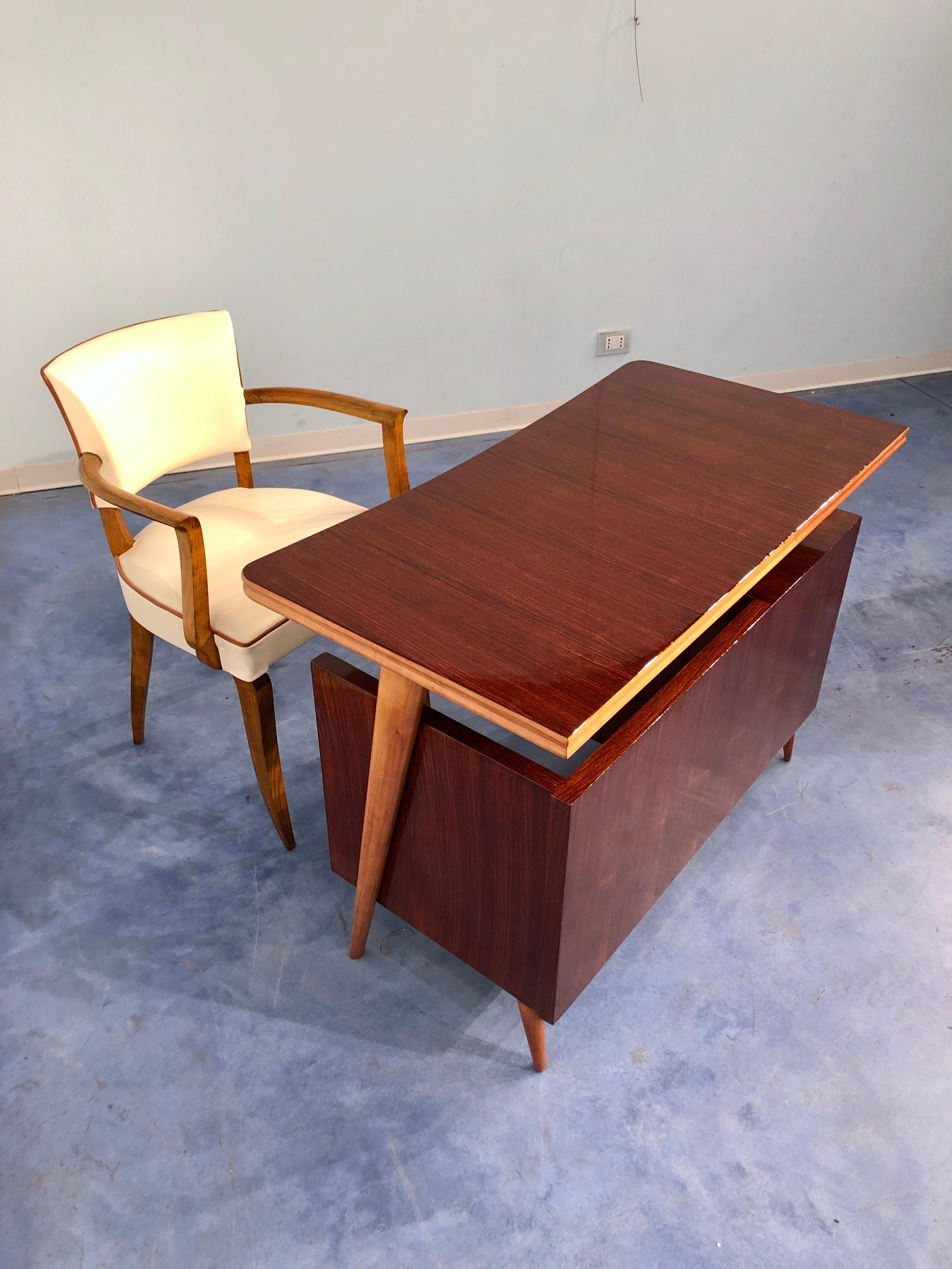 Italian Midcentury Teak Small Desk and Chair by Vittorio Dassi, 1950s In Excellent Condition In Traversetolo, IT