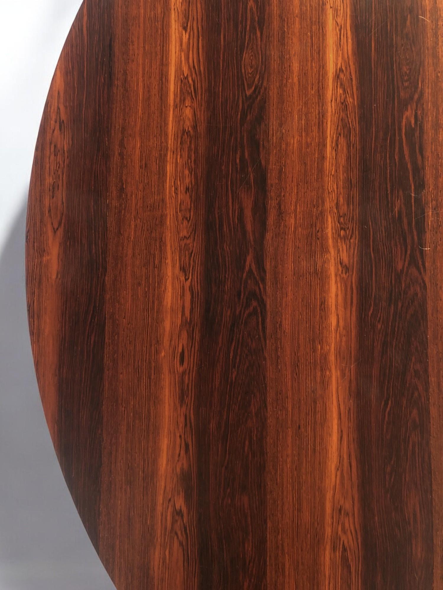Italian Midcentury Rosewood Table Attributed to Paolo Buffa, 1950s For Sale 8