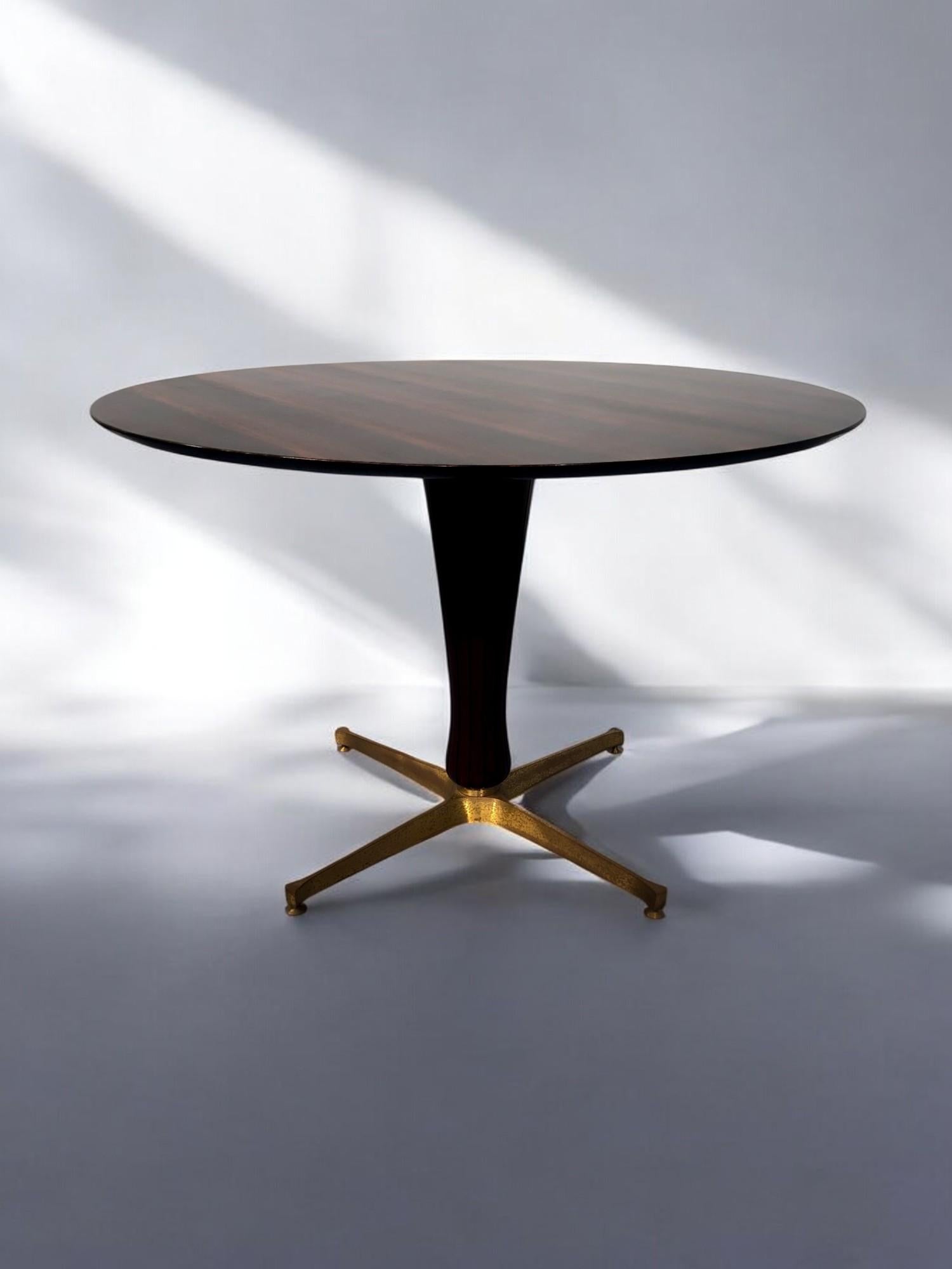 Italian Midcentury Rosewood Table Attributed to Paolo Buffa, 1950s In Good Condition For Sale In Traversetolo, IT