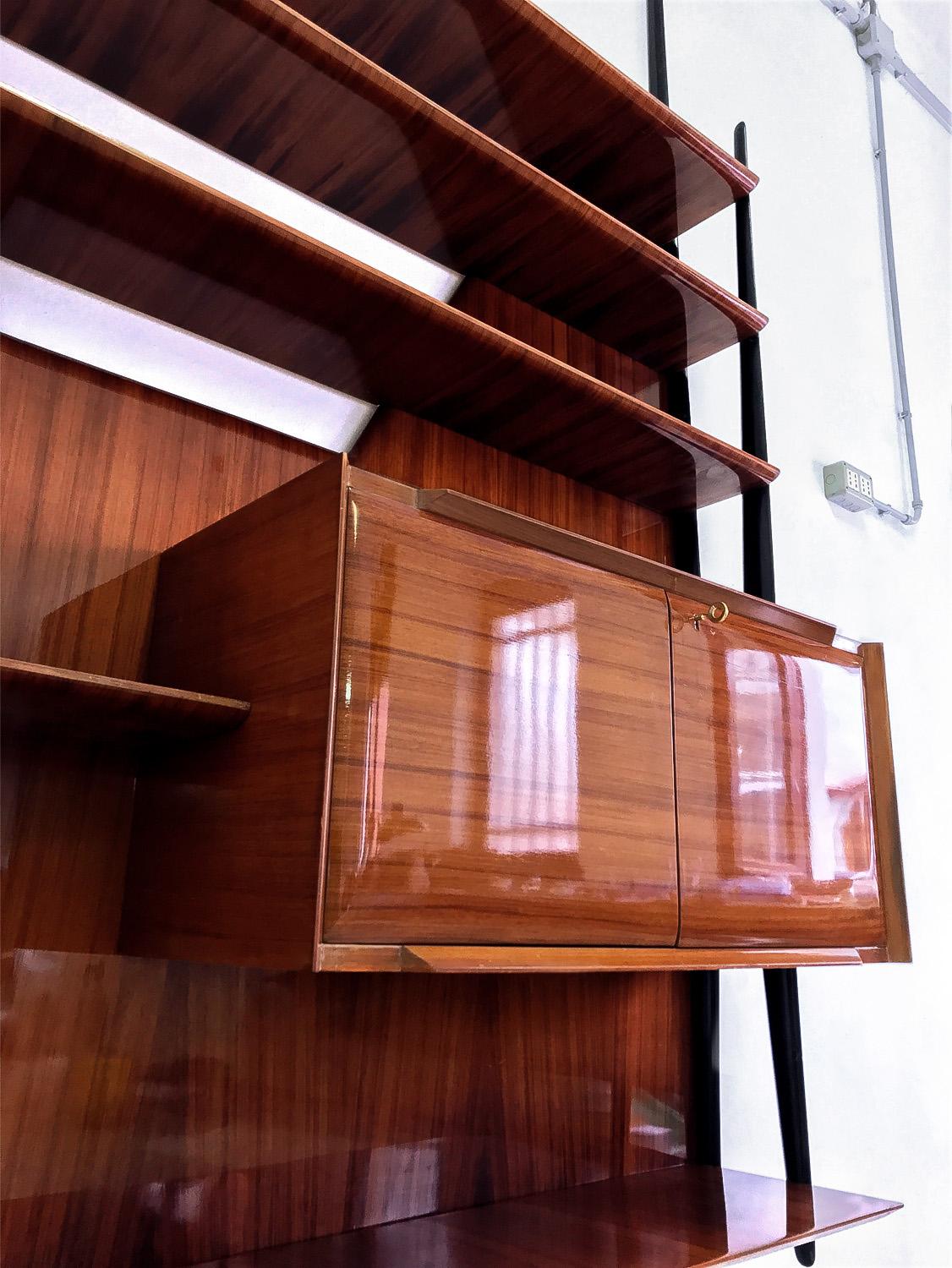 Italian Mid-Century Wall Unit or Bookcase by Vittorio Dassi, 1950s In Good Condition In Traversetolo, IT