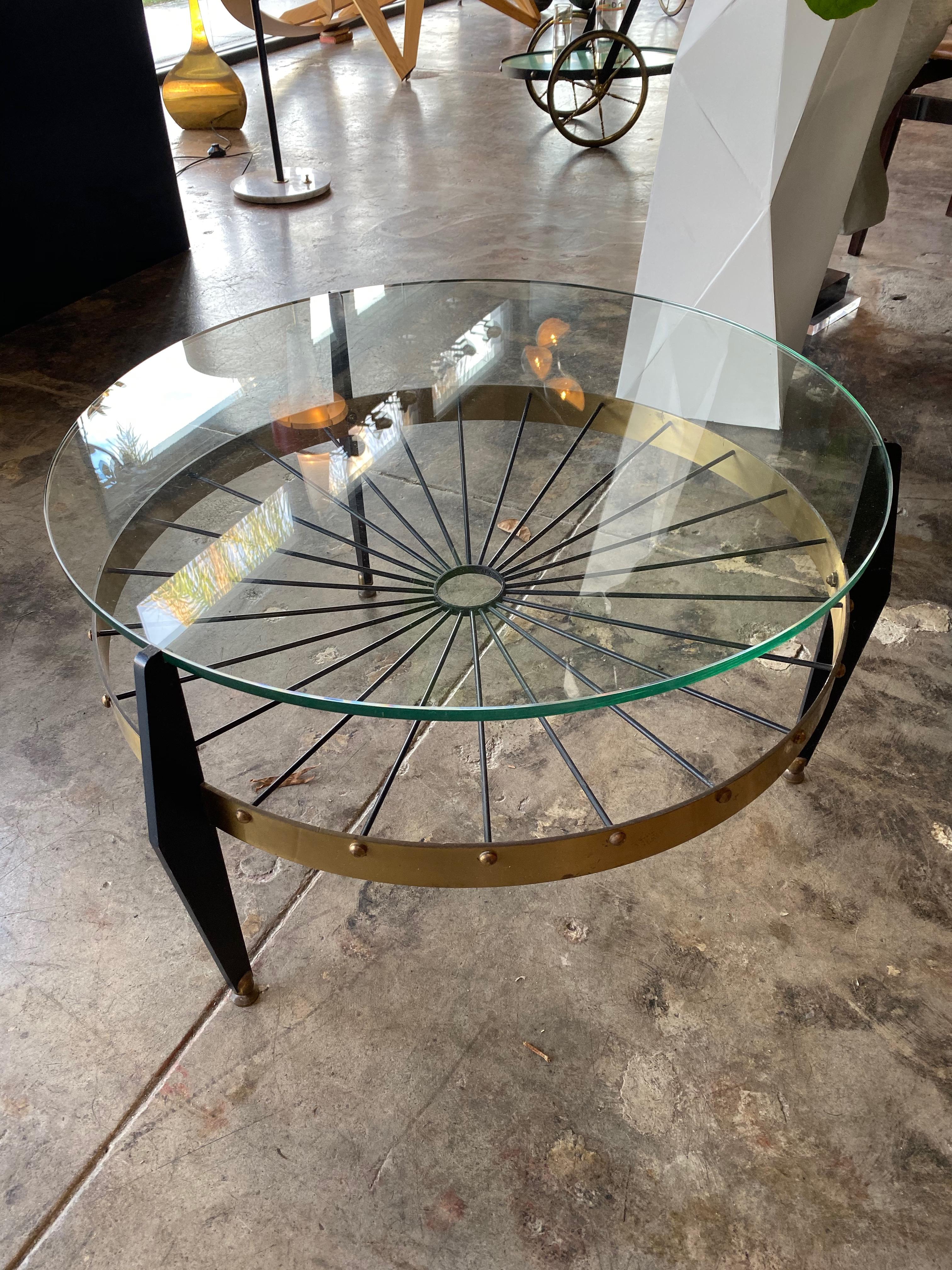 Mid-Century Modern Italian Midcentury Round Coffee Table in Glass and Brass, 1960s
