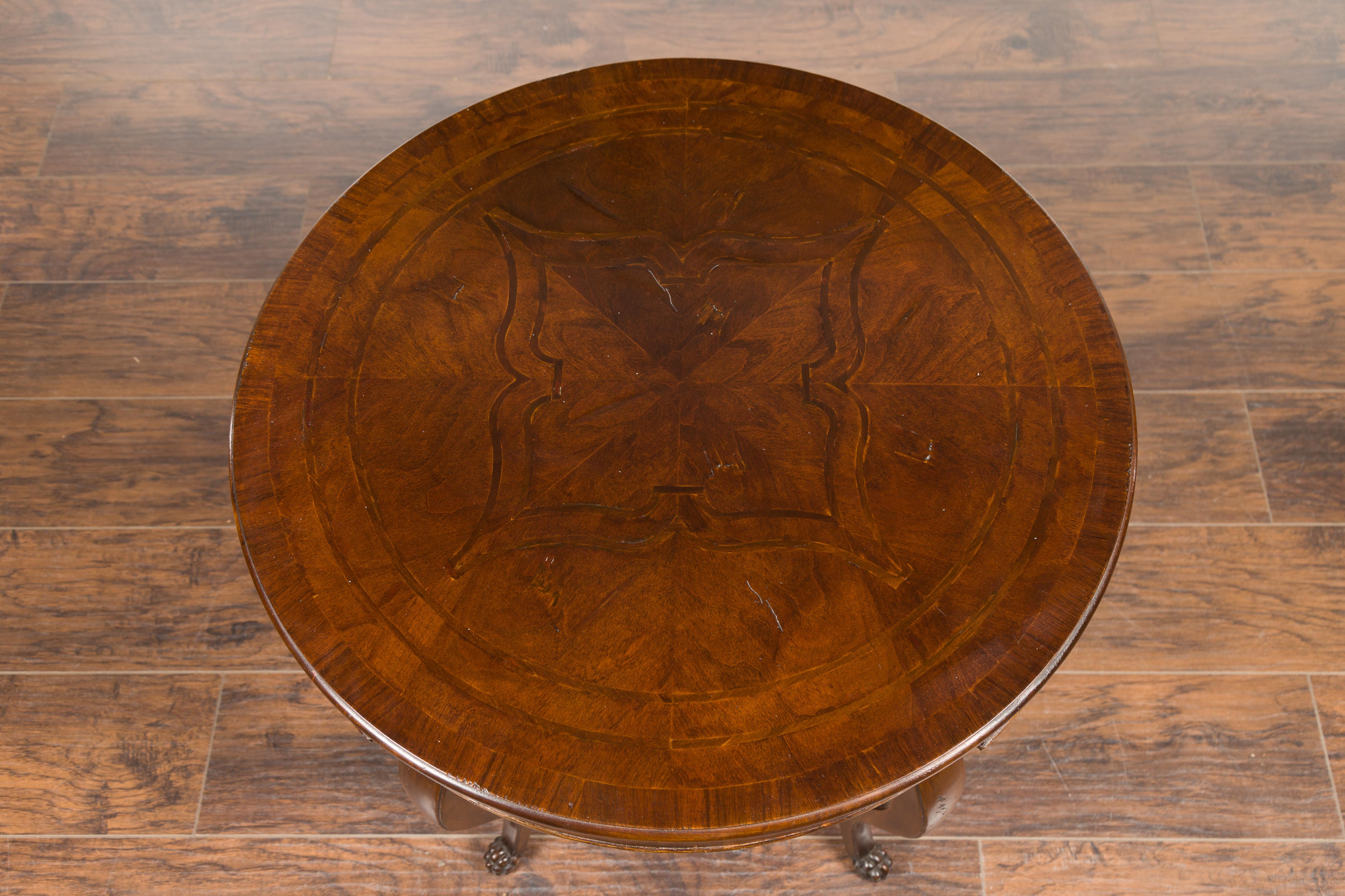 Italian Midcentury Round Top Side Table with Inlaid Decor and Cabriole Legs In Good Condition In Atlanta, GA
