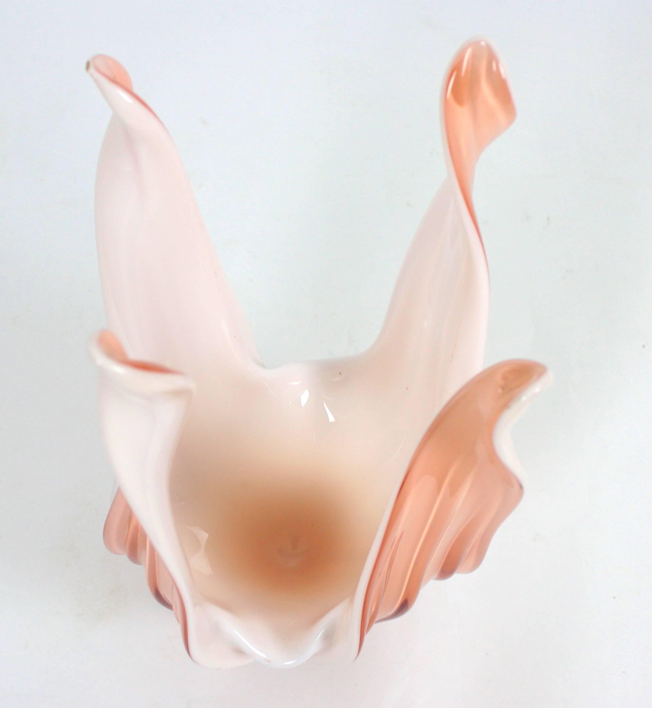 Murano Centerpiece Vase in Peach and Opal White Glass, 1960s For Sale 1
