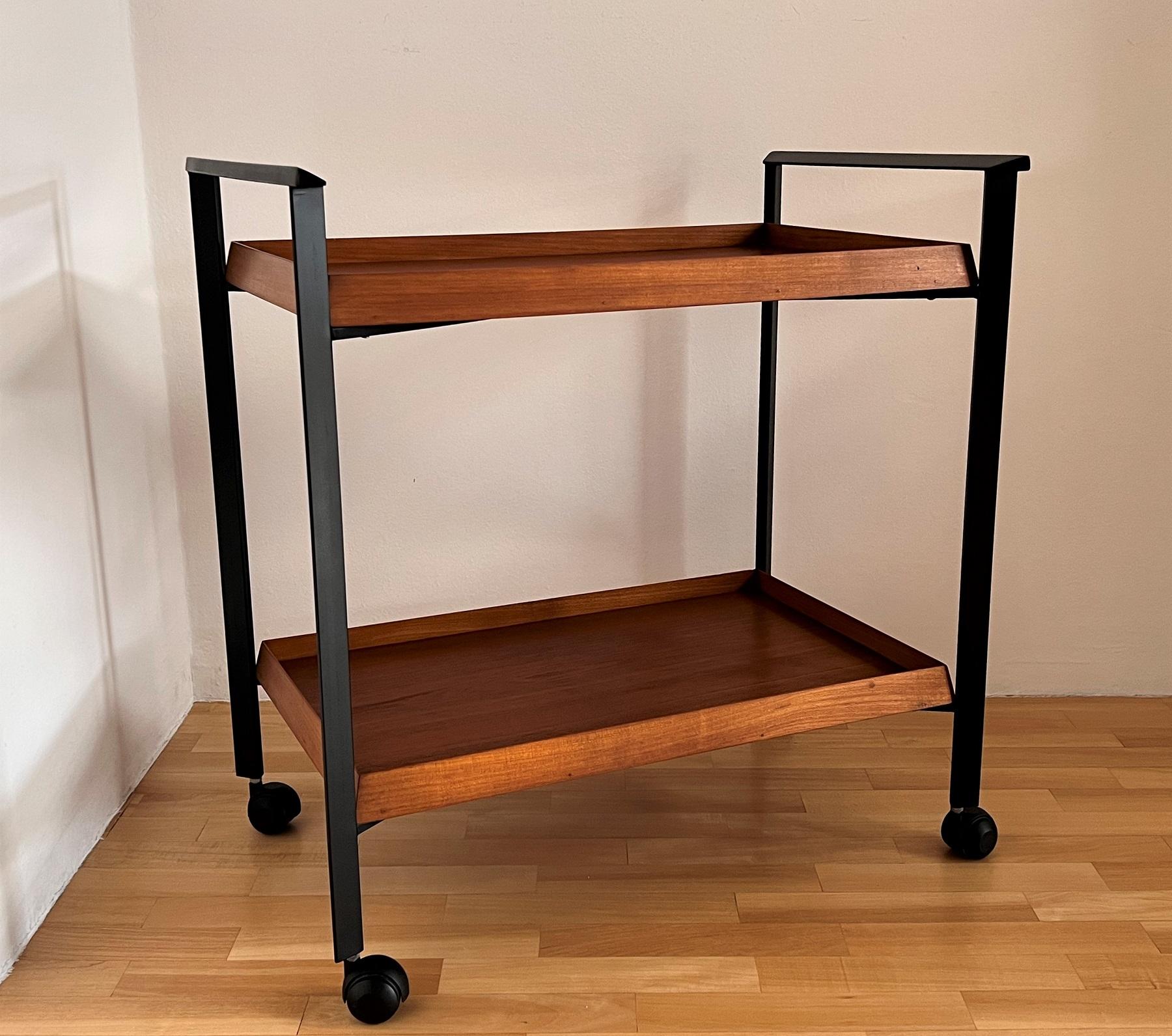 Italian Midcentury Serving Bar Cart or Trolley with Teak Trays, 1970s In Good Condition For Sale In Morazzone, Varese