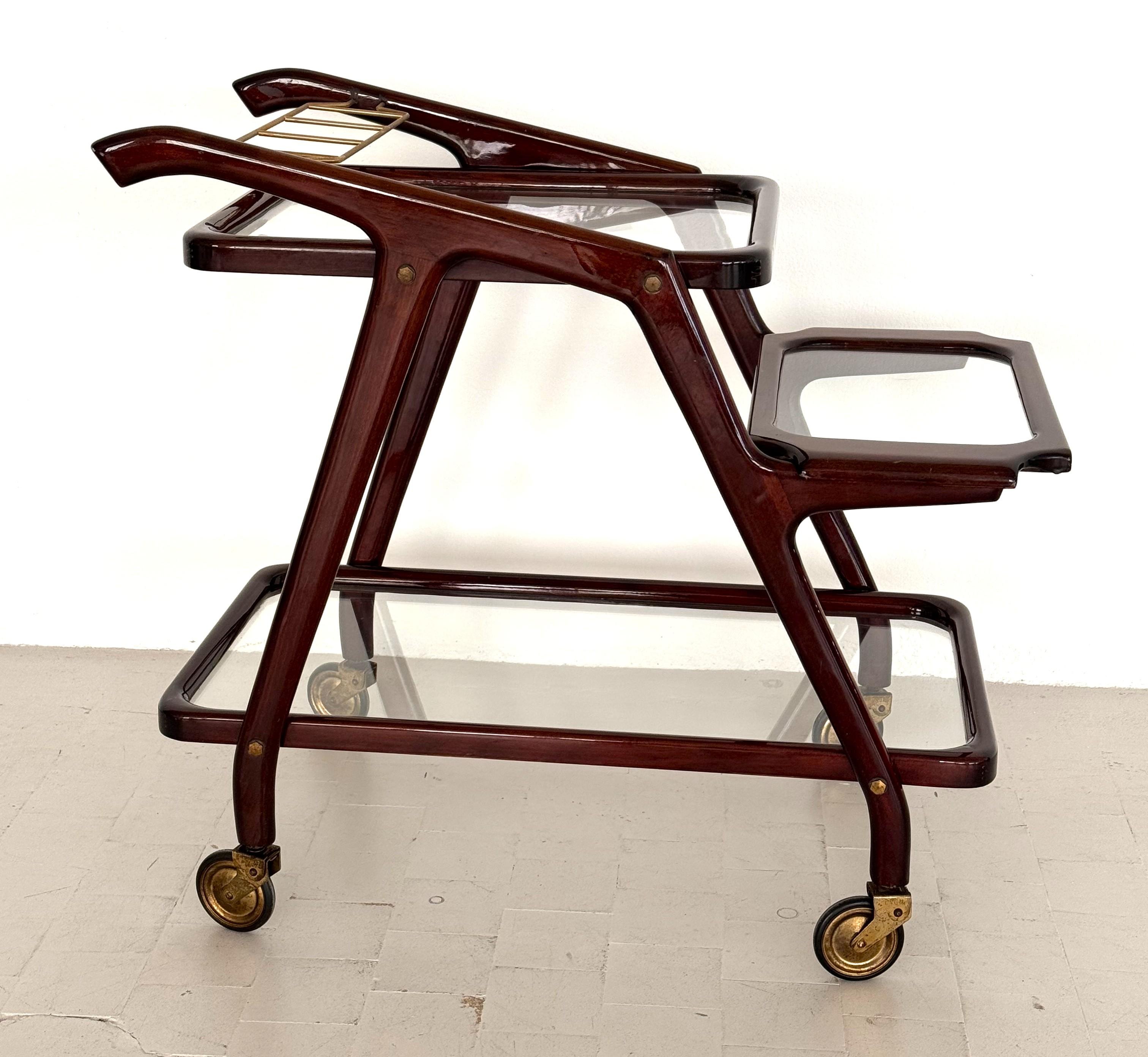 Mid-Century moderno Carrello da portata o carrello in stile Cesare Lacca, anni '60, italiano del Medioevo in vendita