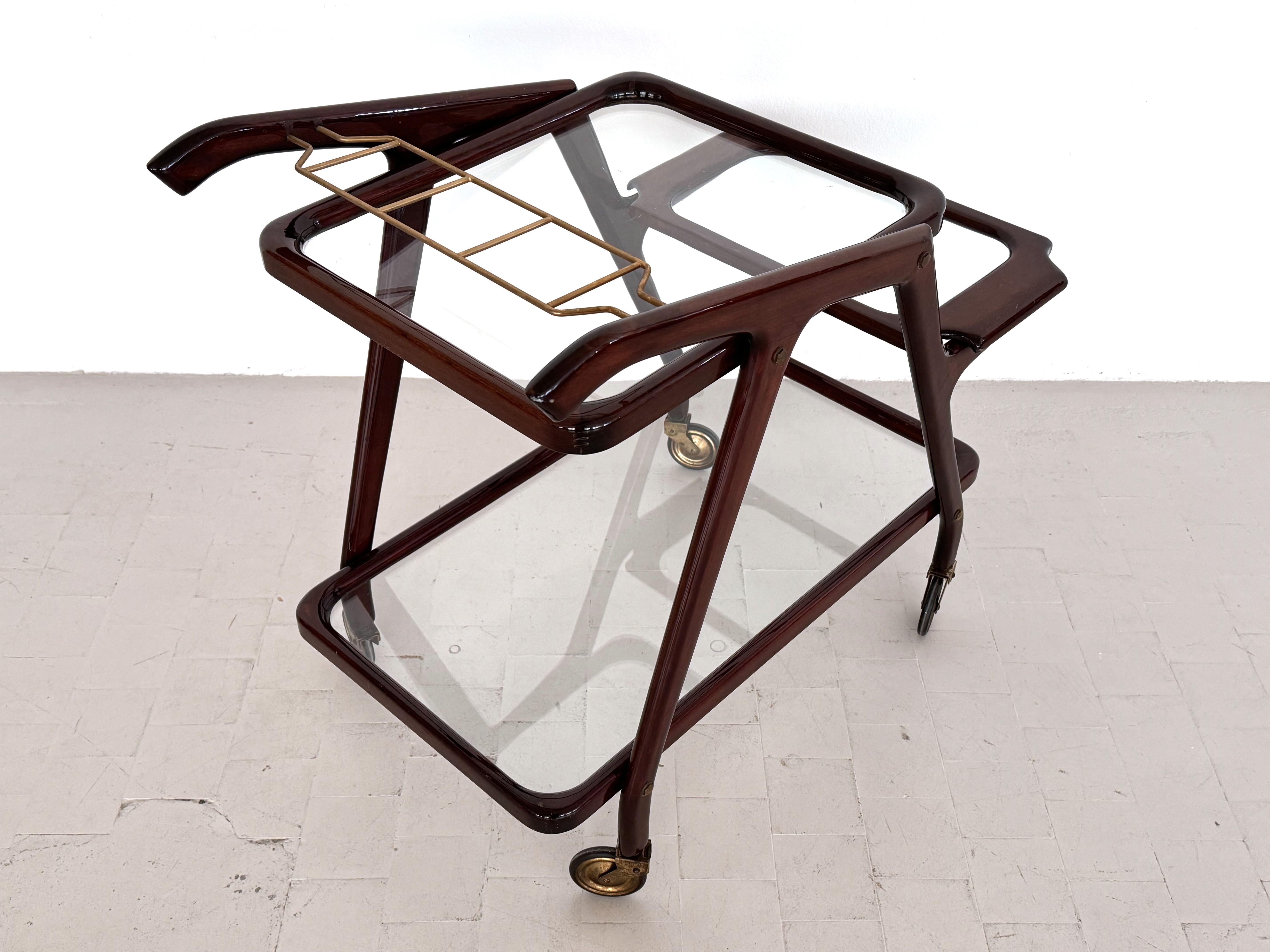 Mordenzato Carrello da portata o carrello in stile Cesare Lacca, anni '60, italiano del Medioevo in vendita