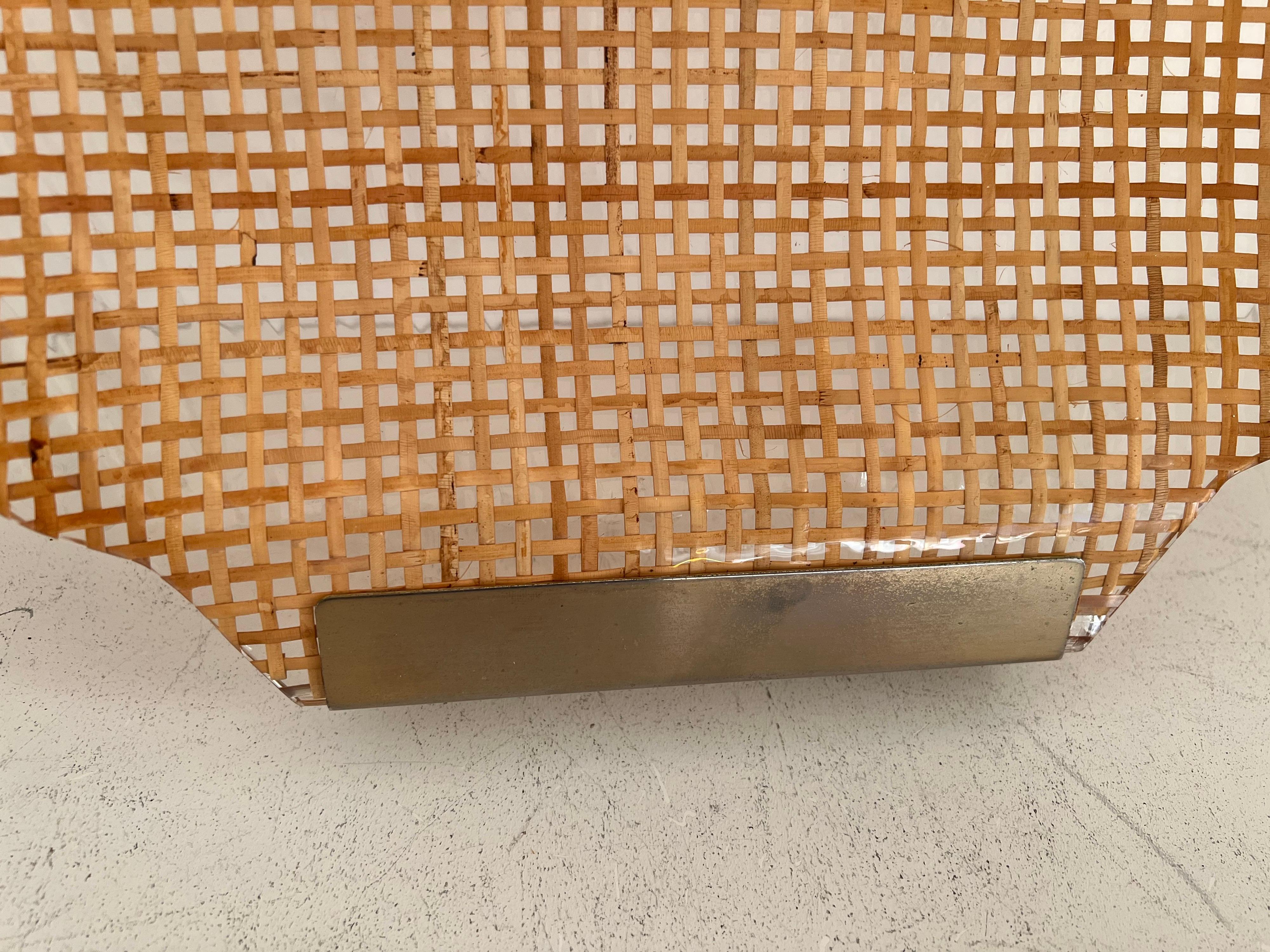 Italian MidCentury Serving Tray in Lucite, Rattan and Brass in Shell Shape, 1970 For Sale 5