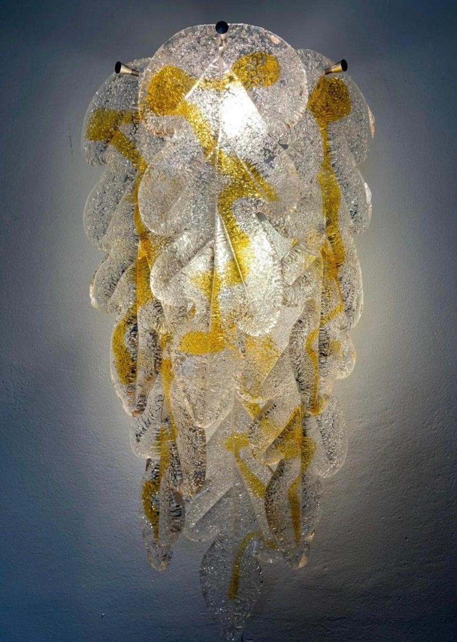 Juego italiano de ocho apliques de pared de cristal de Murano en forma de hoja, de Mazzega, años 70 en Bueno estado para la venta en Badajoz, Badajoz
