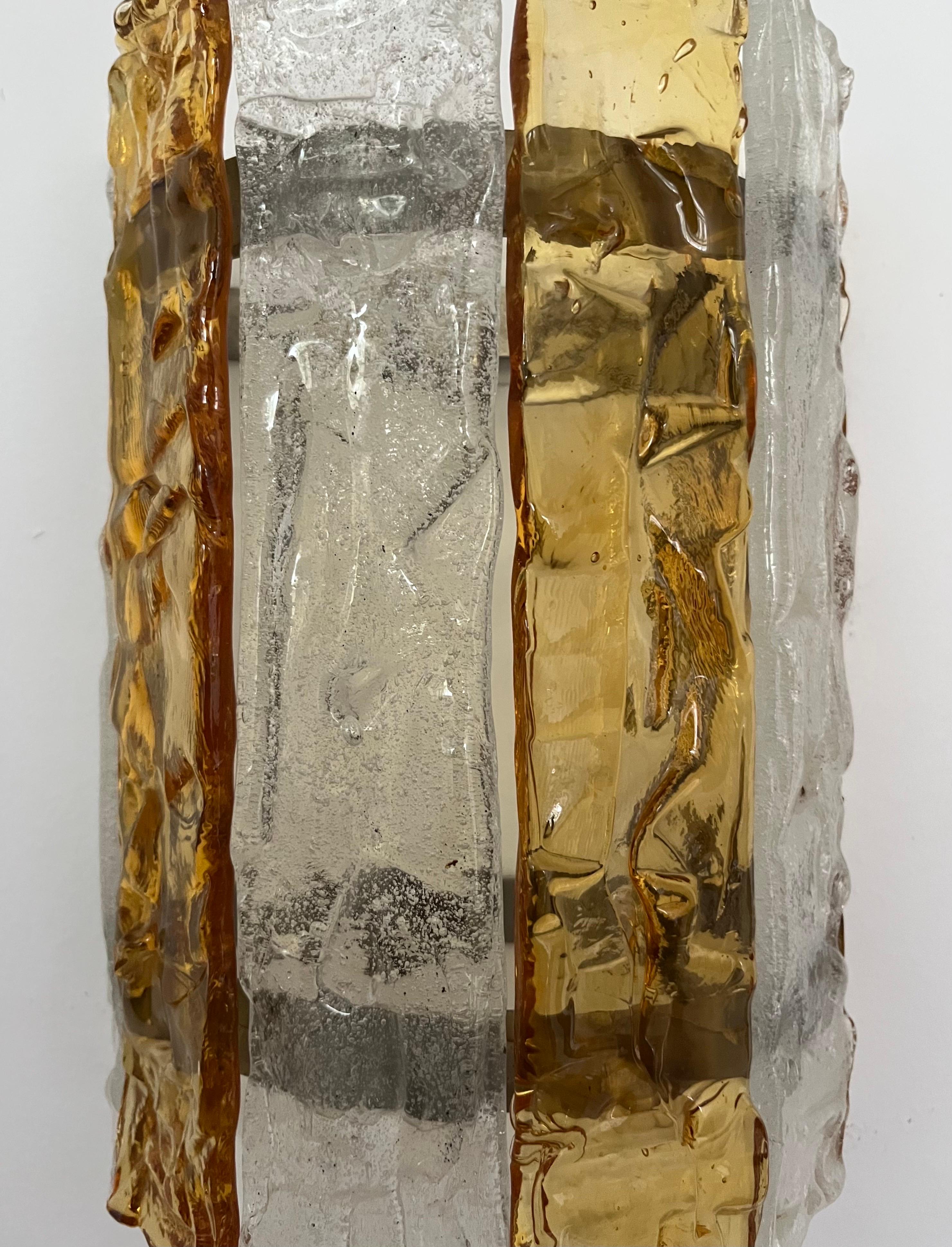 Italienischer Satz von vier bernsteinfarbenen Murano-Wandleuchtern aus der Mitte des Jahrhunderts von Mazzega, 1970er Jahre im Zustand „Gut“ im Angebot in Badajoz, Badajoz