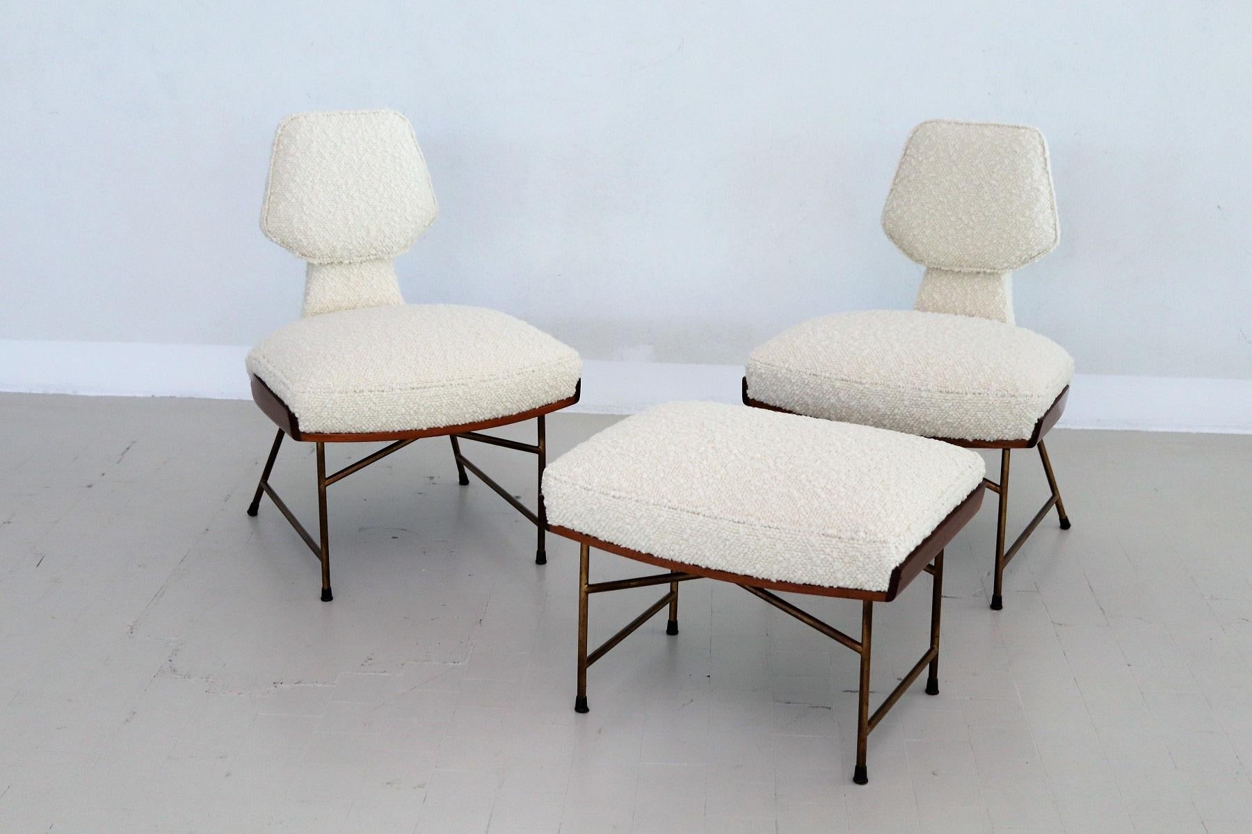 Gorgeous and very rare set of three pieces composed of two low slipper chairs and one stool or footstool.
Made in Italy in the 1950s, original pieces.
The peculiarity of this set is undoubtedly the shape of the backrests and the seat, never seen