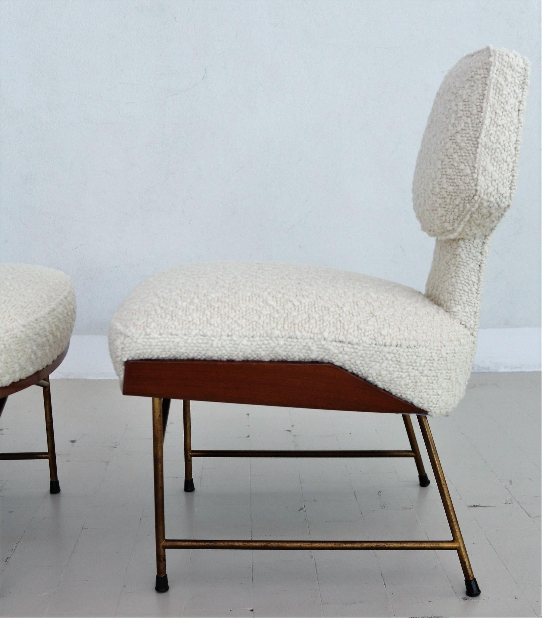 Italian Set of Side Chairs with Footstool in Wood and Bouclé, 1950 For Sale 1