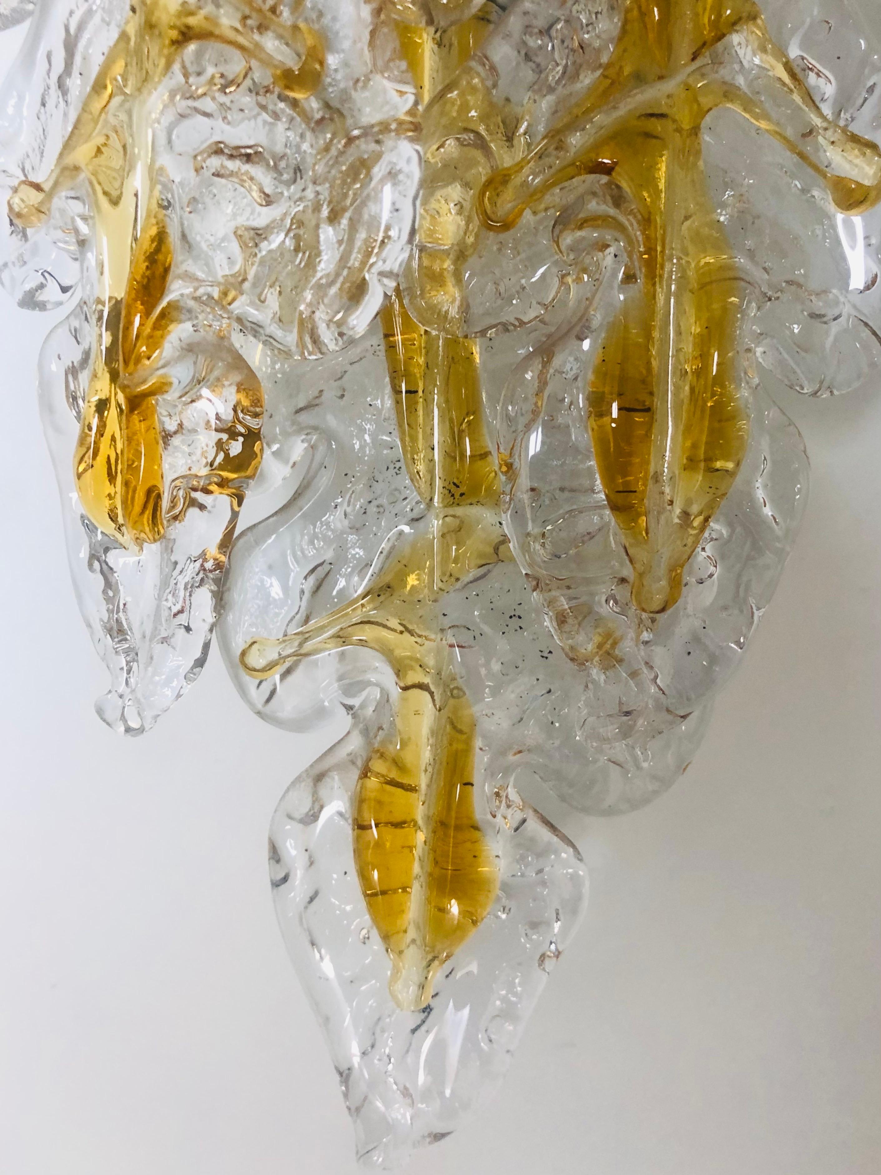 Juego italiano de tres apliques de pared de ámbar de Murano de Mazzega, Mediados de siglo, 1970 en venta 7