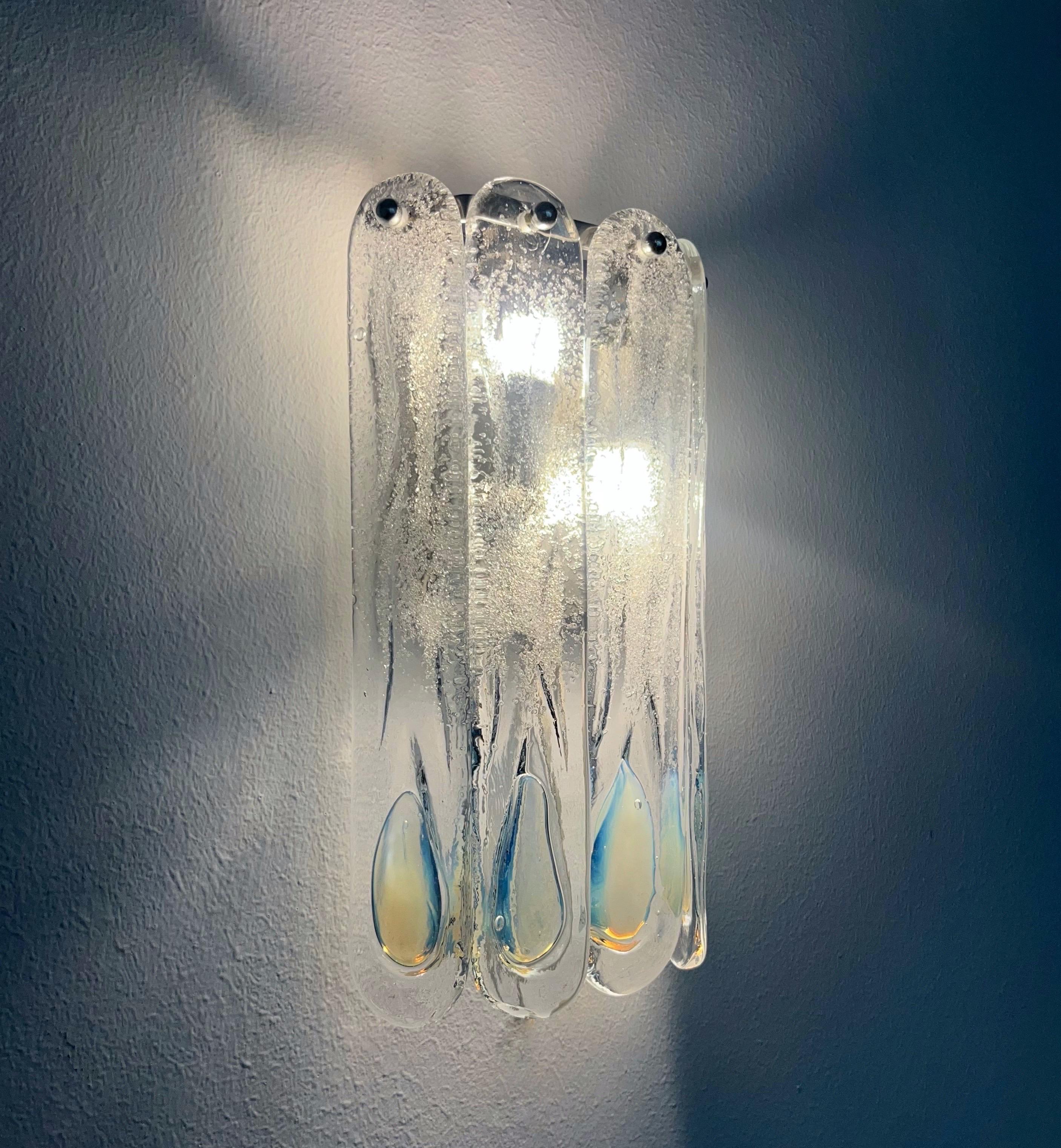 Italian Midcentury Set of Three Iridescent White Wall Sconces by Mazzega, 1970s For Sale 5