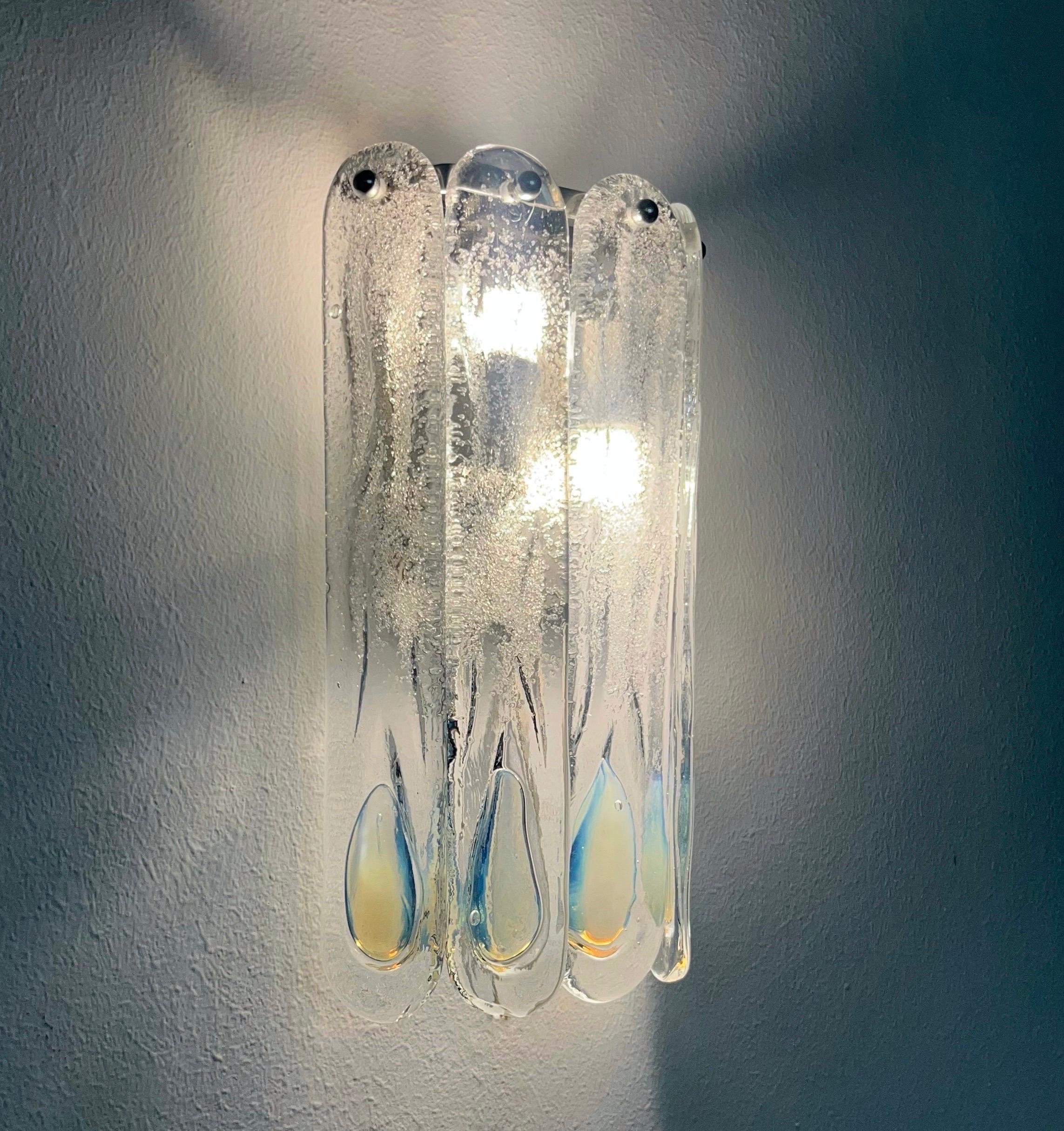 Late 20th Century Italian Midcentury Set of Three Iridescent White Wall Sconces by Mazzega, 1970s For Sale