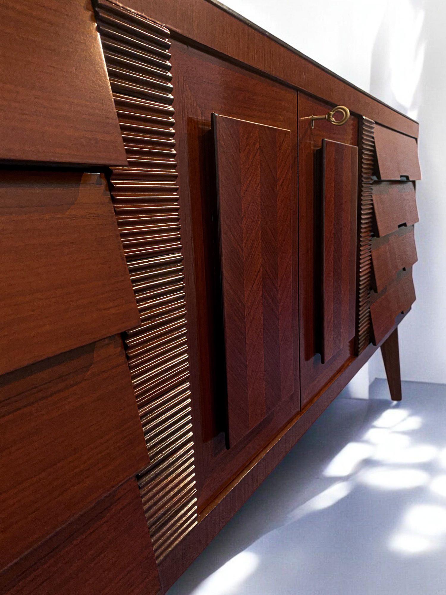 Italian Midcentury Sideboard Bar by Vittorio Dassi, 1950s For Sale 14