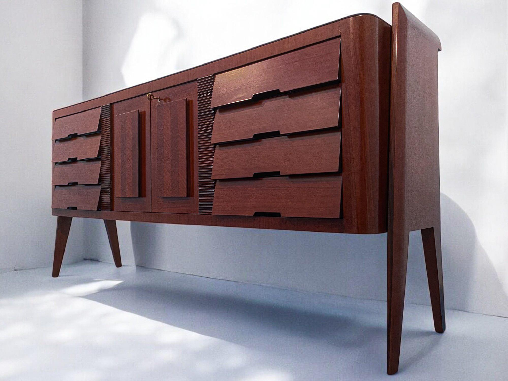 Italian Midcentury Sideboard Bar by Vittorio Dassi, 1950s For Sale 1