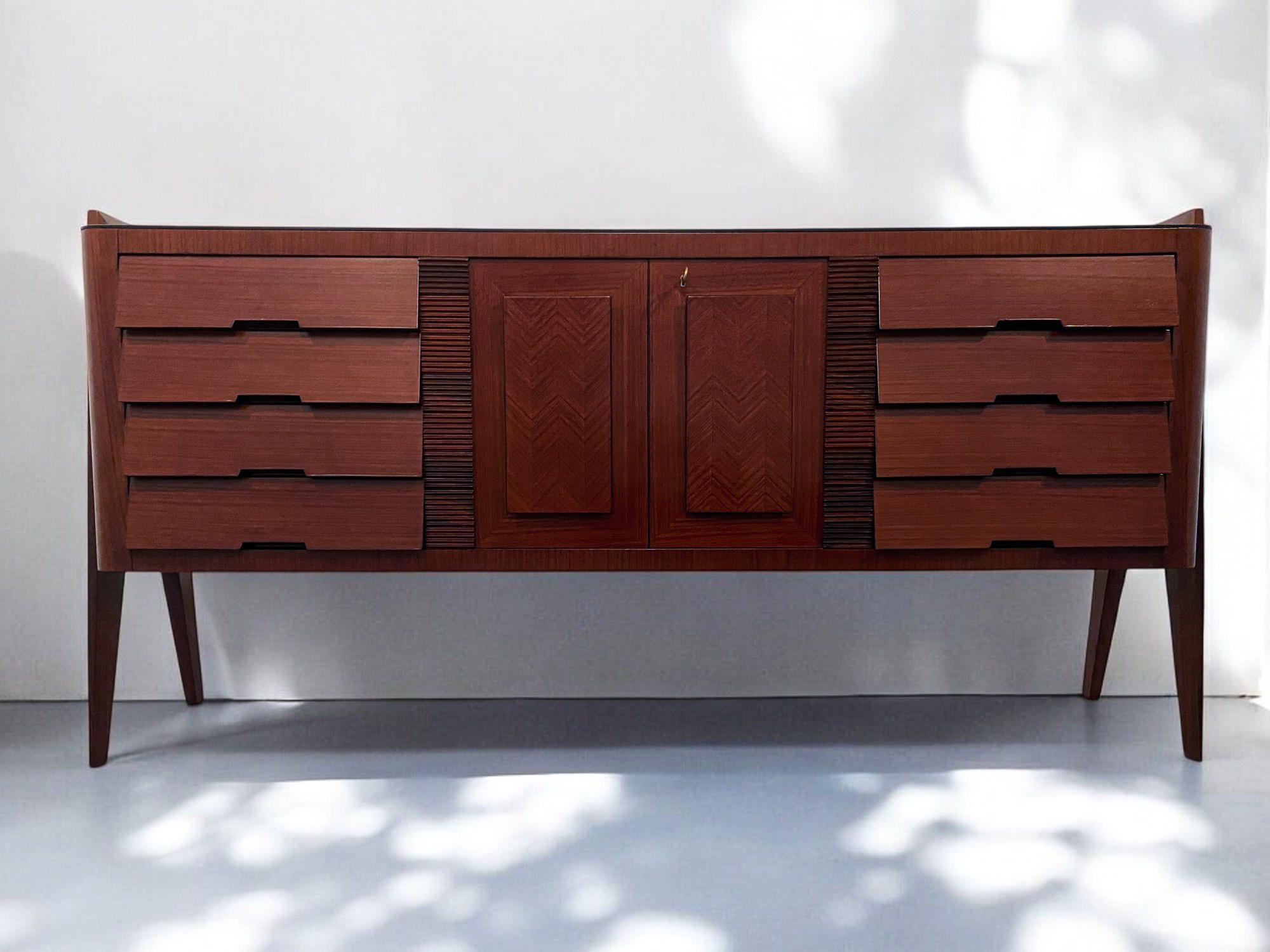 Italian Midcentury Sideboard Bar by Vittorio Dassi, 1950s For Sale 2