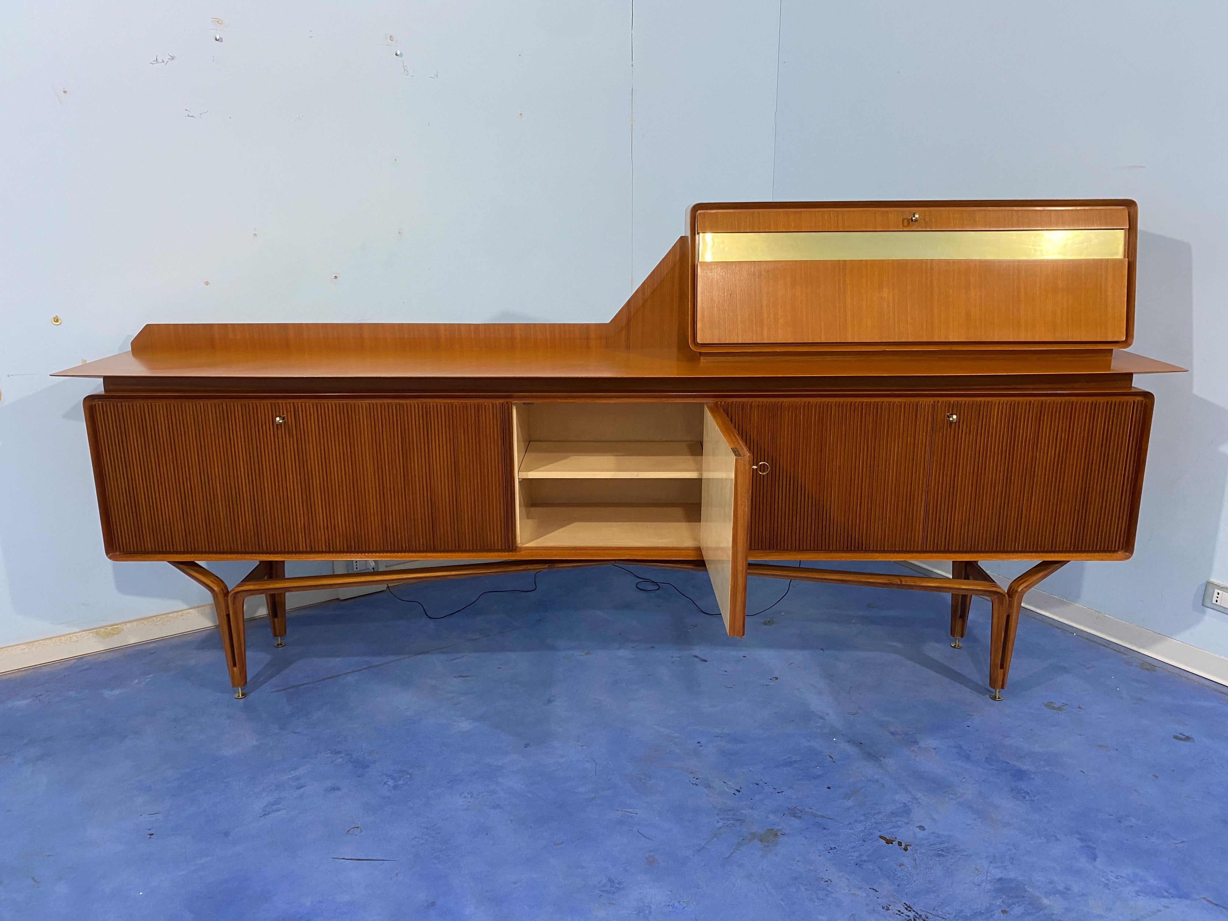 Italian Midcentury Sideboard by Consorzio Esposizione Mobili di Cantù, 1960s For Sale 9