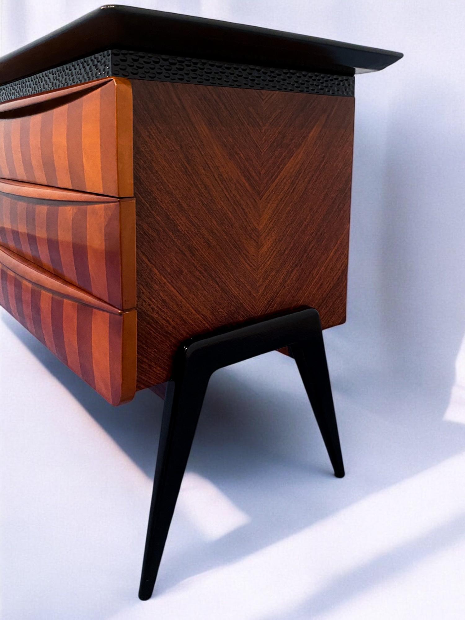 Credenza italiana del Medioevo di La Permanente Mobili di Cantù, 1950 in vendita 7