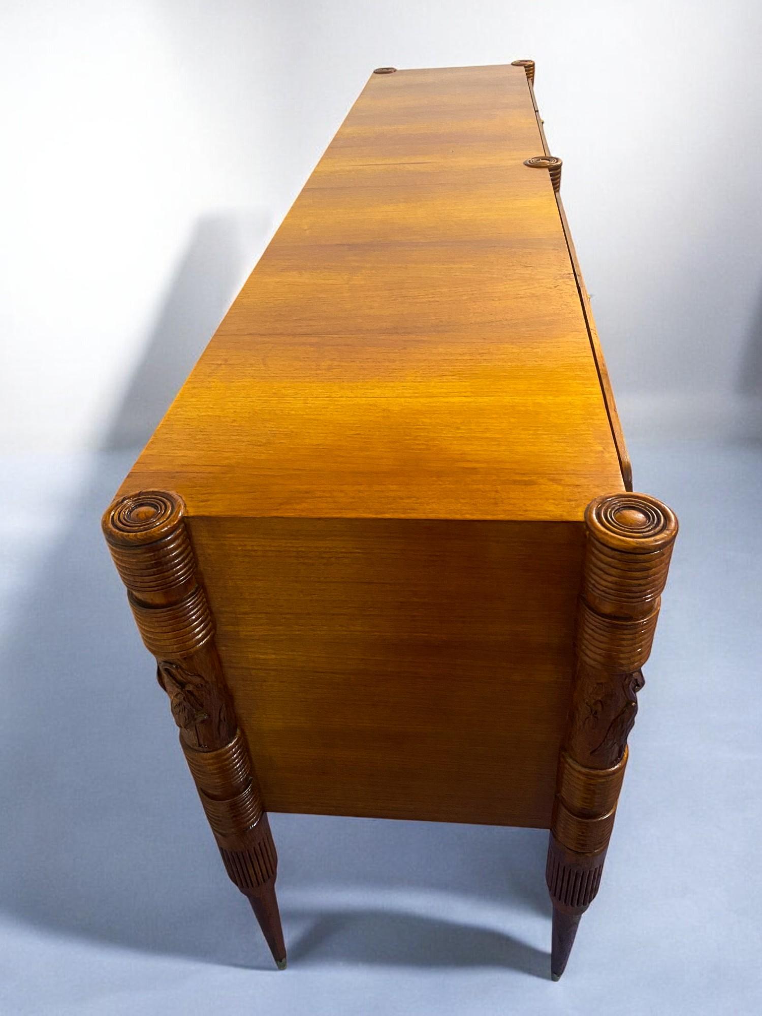 Ottone Credenza italiana del Midcentury disegnata da Pierluigi Colli negli anni '50 in vendita