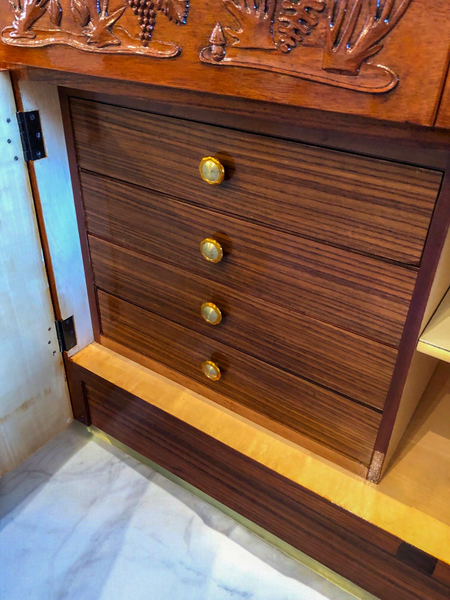 Italian Midcentury Sideboard  designed by Vittorio Dassi For Sale 6