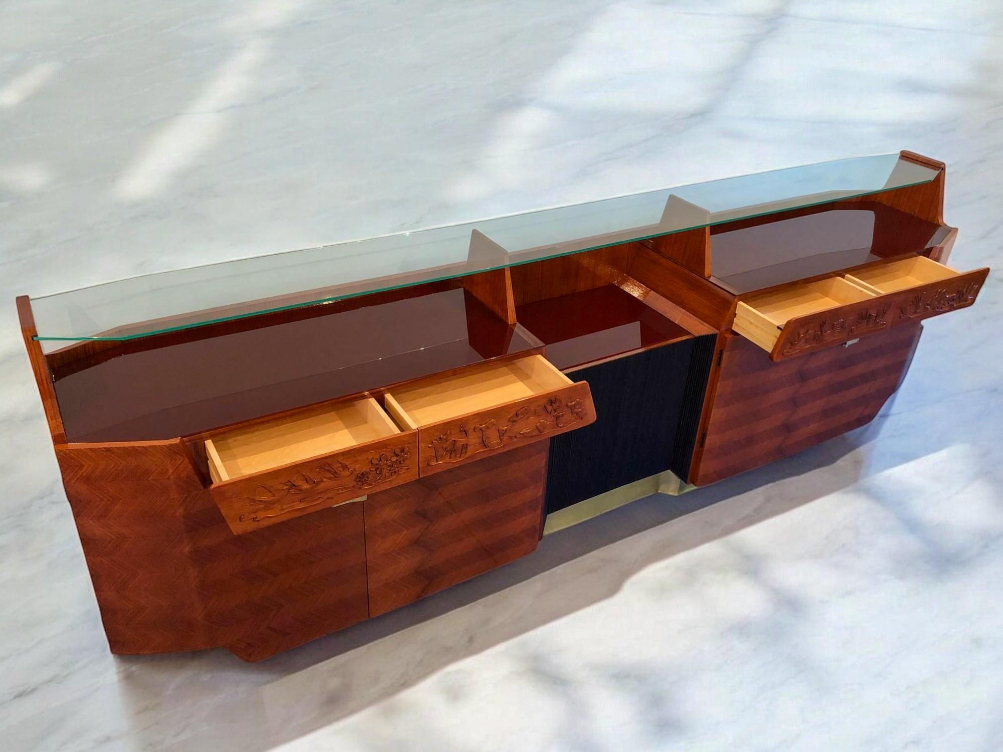 Italian Midcentury Sideboard  designed by Vittorio Dassi For Sale 9