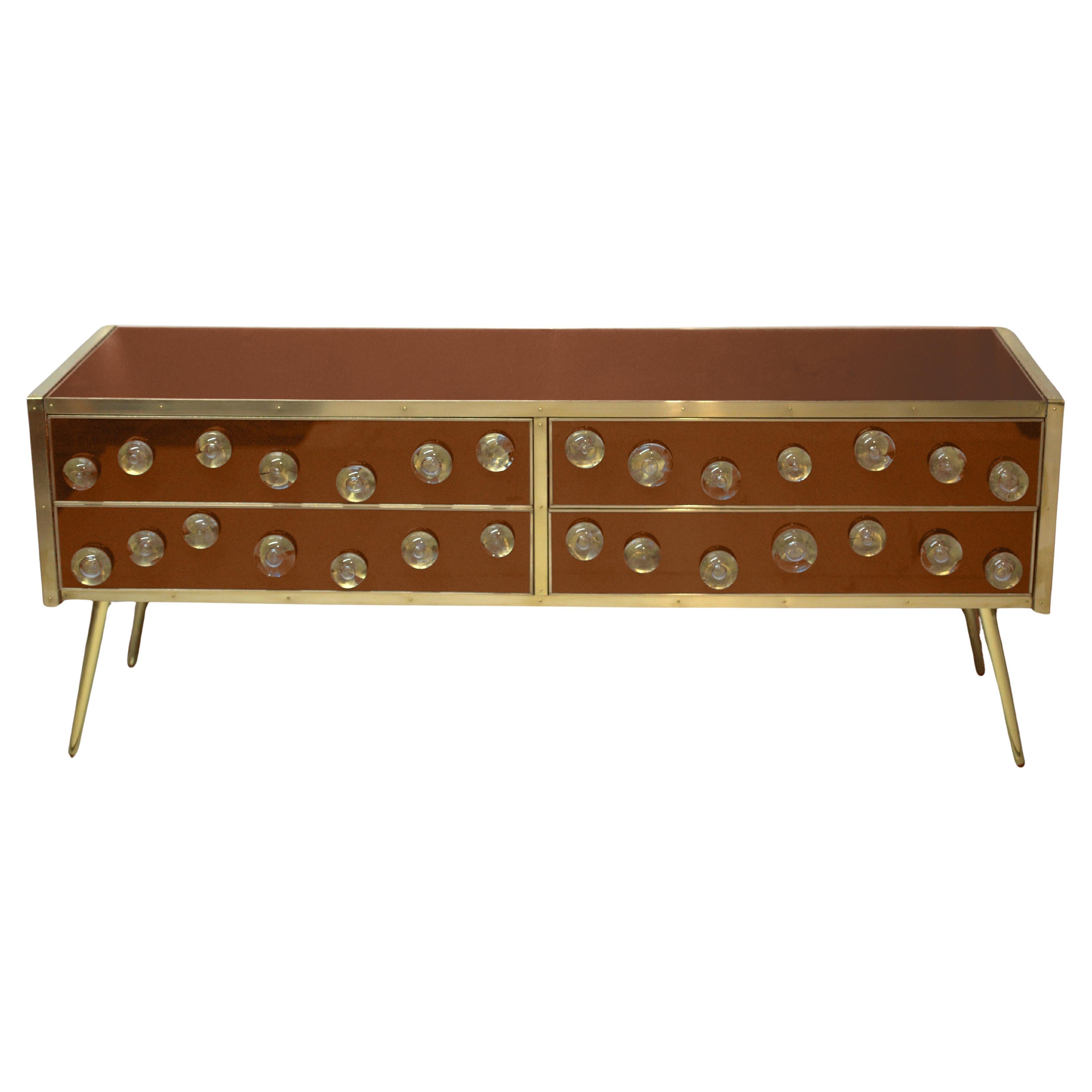 Italienisches MidCentury Sideboard aus braunem Muranoglas und Messing mit 28 Juwelen, 2020