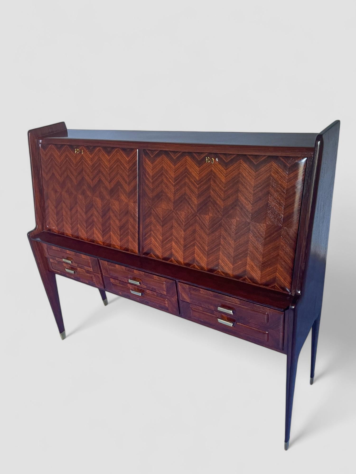 Italian Midcentury Sideboard or Cabinet Bar designed by Vittorio Dassi, 1950s For Sale 3