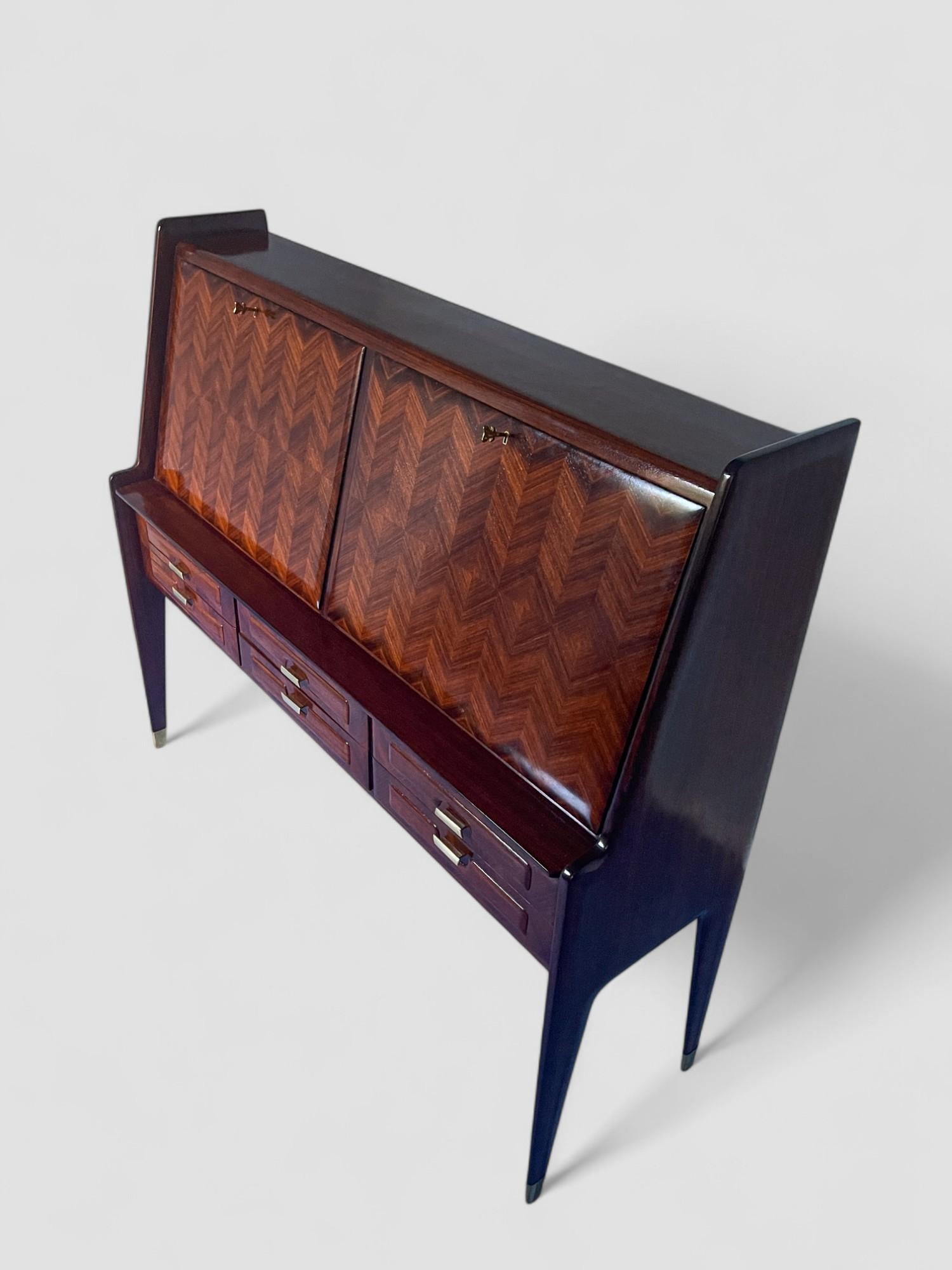 Italian Midcentury Sideboard or Cabinet Bar designed by Vittorio Dassi, 1950s For Sale 6