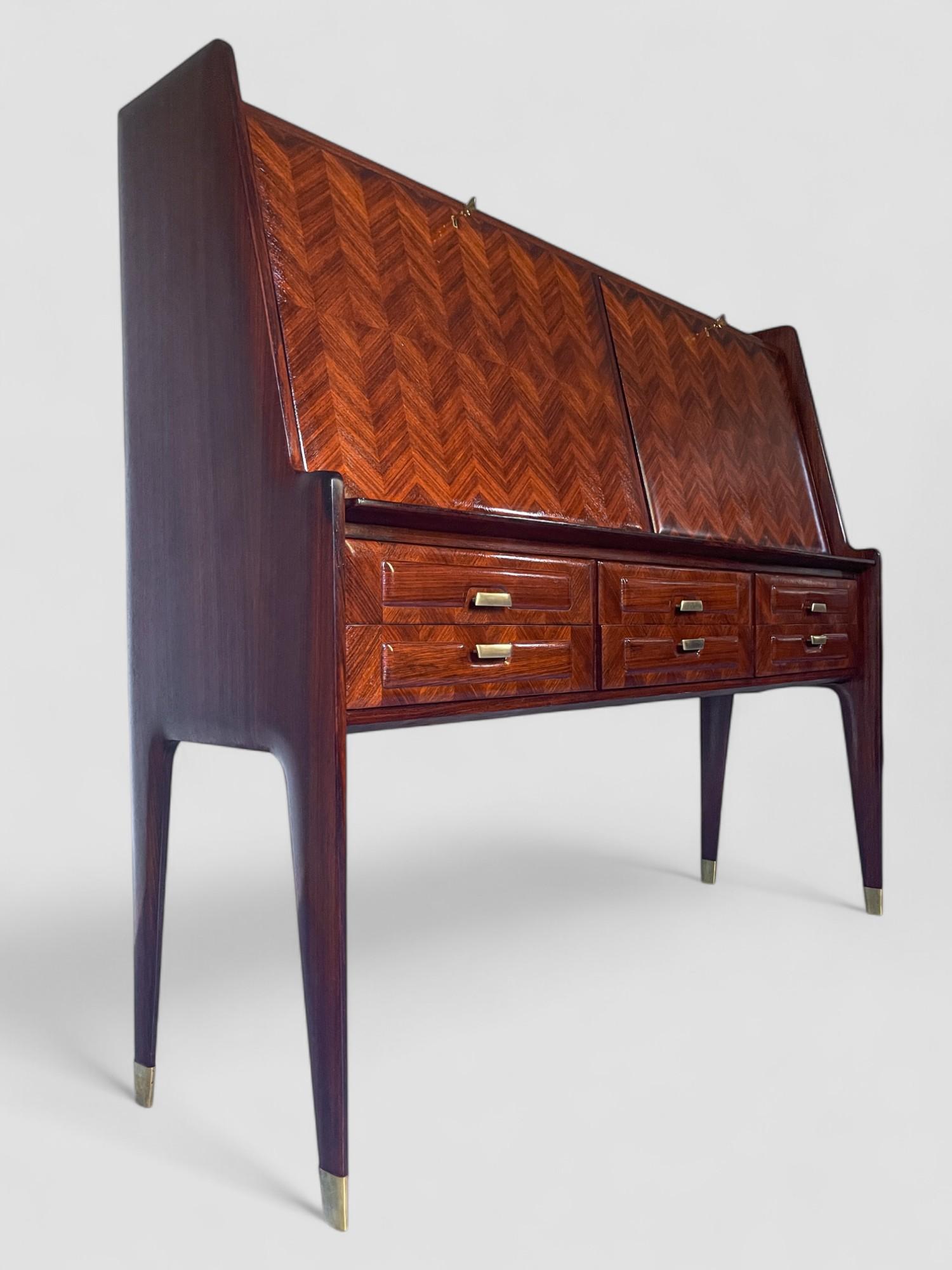 Italian Midcentury Sideboard or Cabinet Bar designed by Vittorio Dassi, 1950s For Sale 7